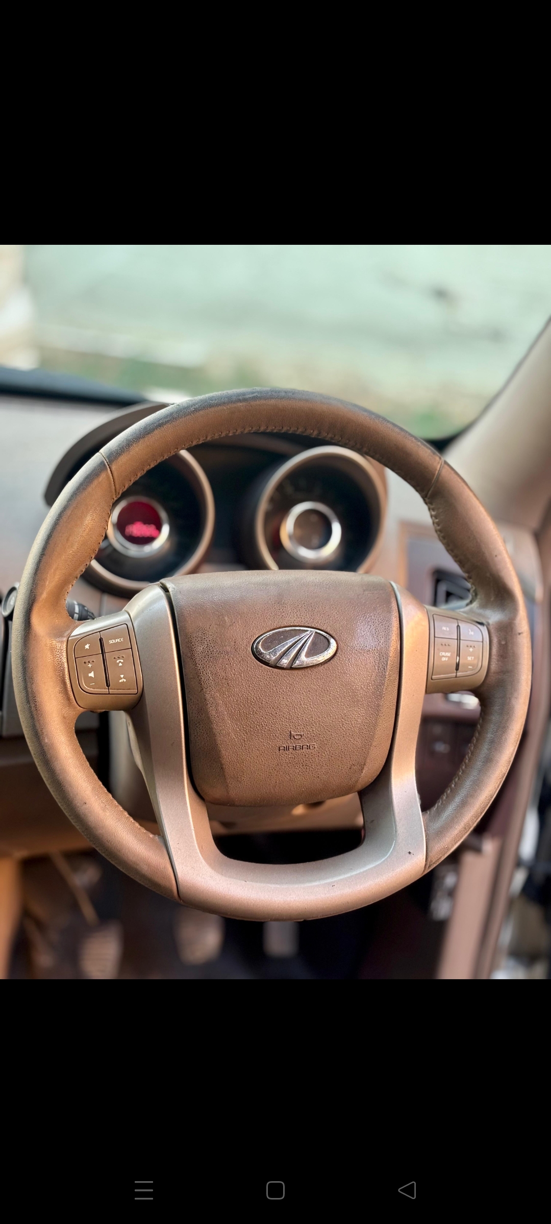 Mahindra XUV500 - Image 9