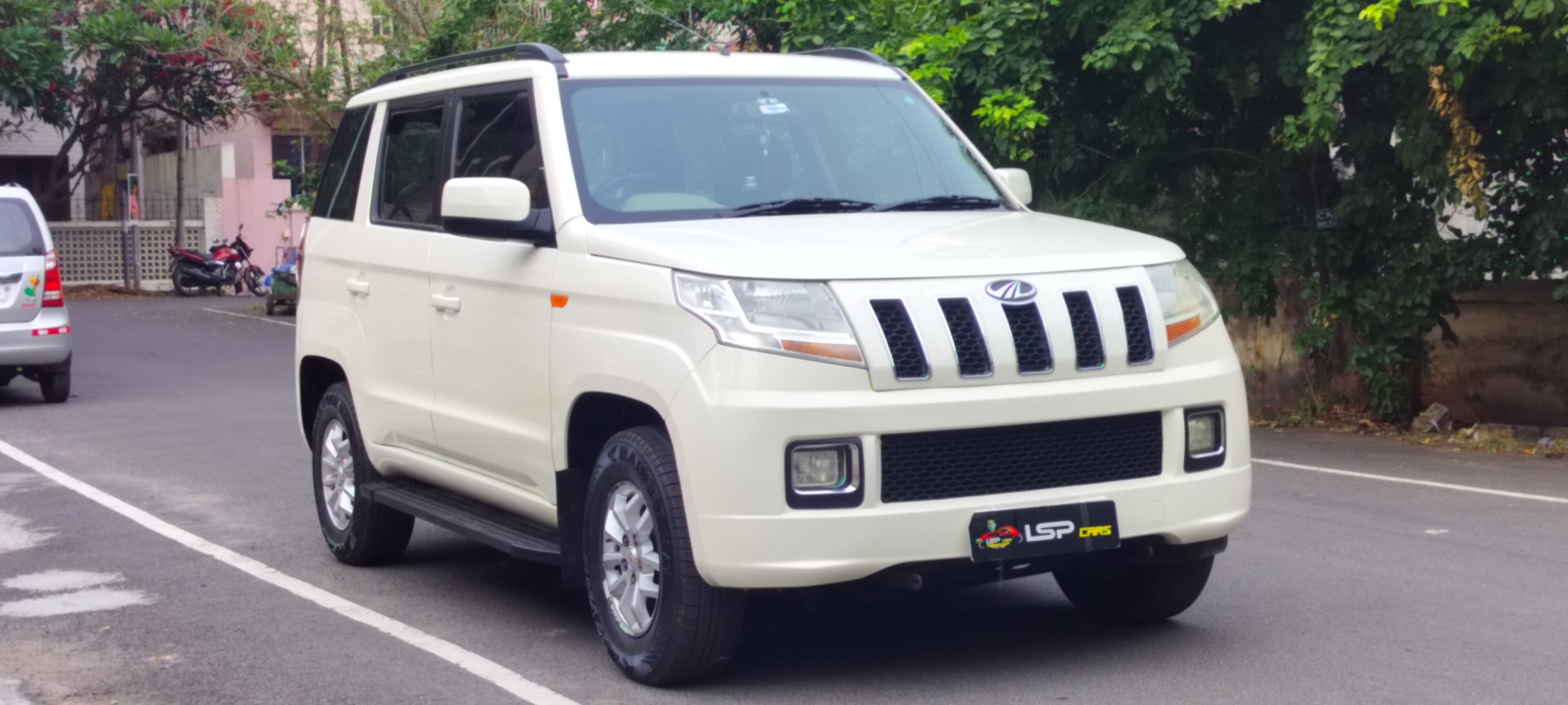 Mahindra TUV300 - Image 6