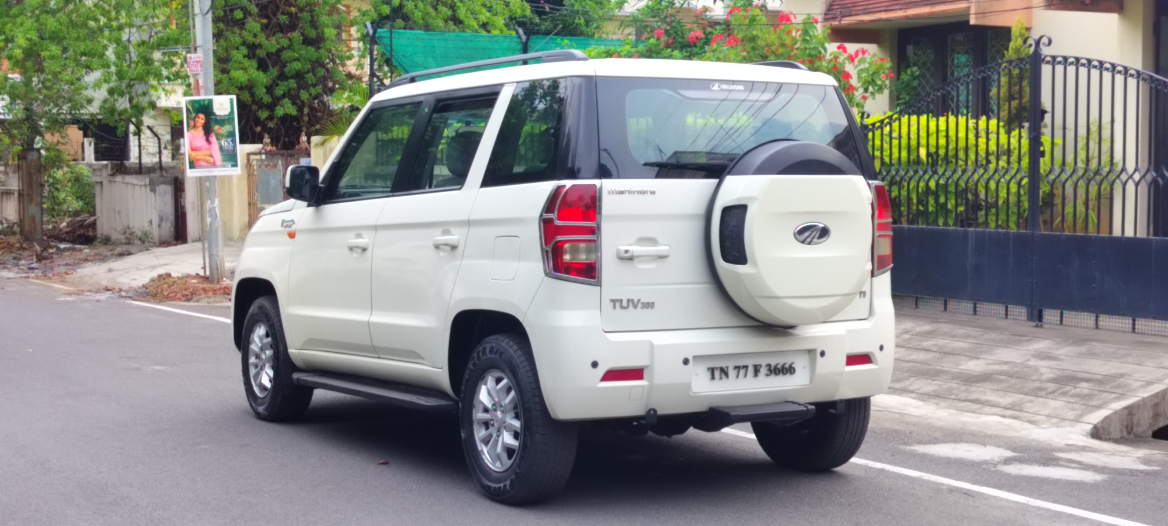 Mahindra TUV300 - Image 2