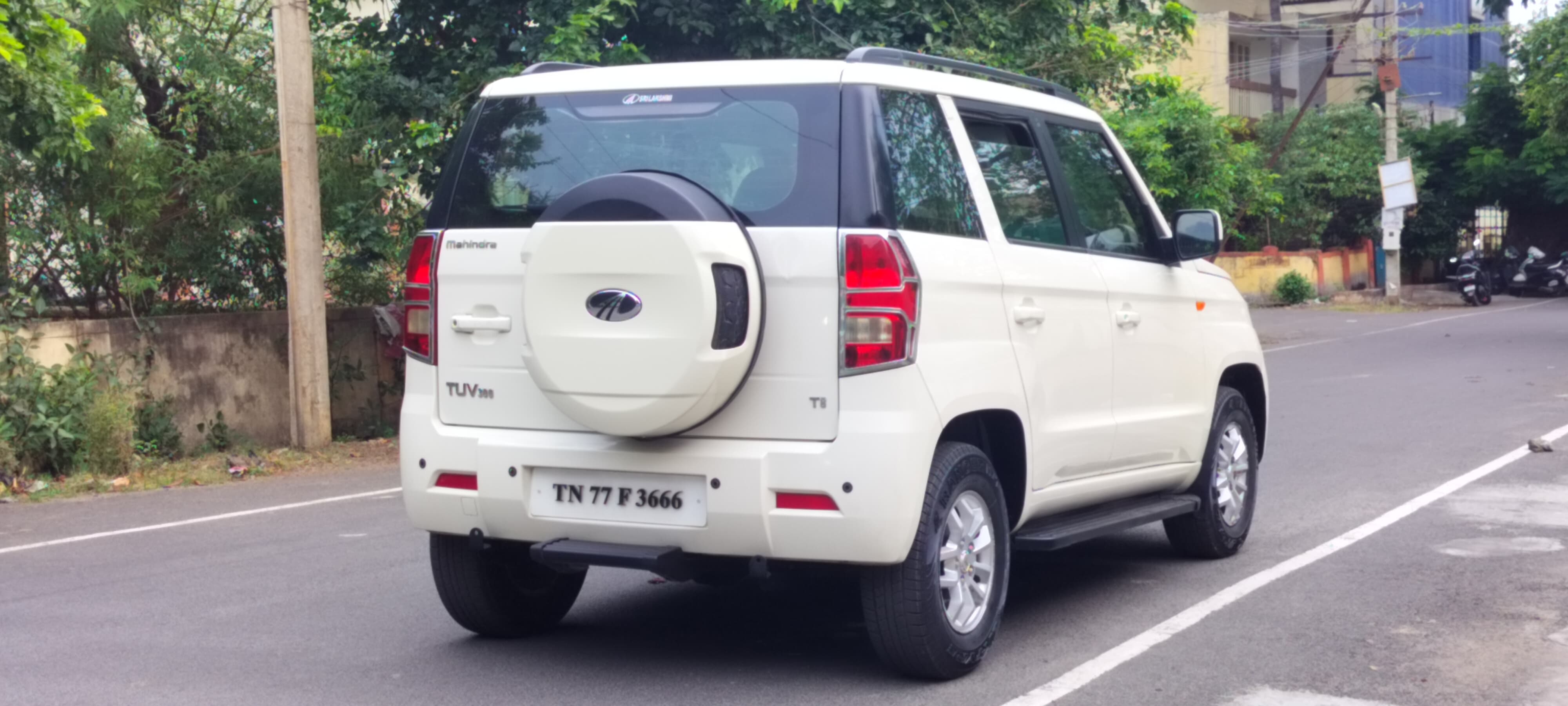 Mahindra TUV300 - Image 5