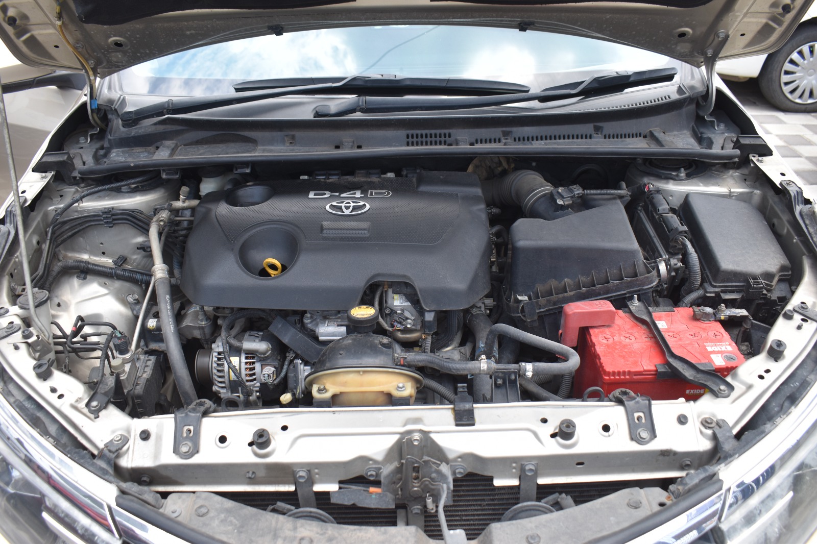 Toyota Corolla Altis - Image 9