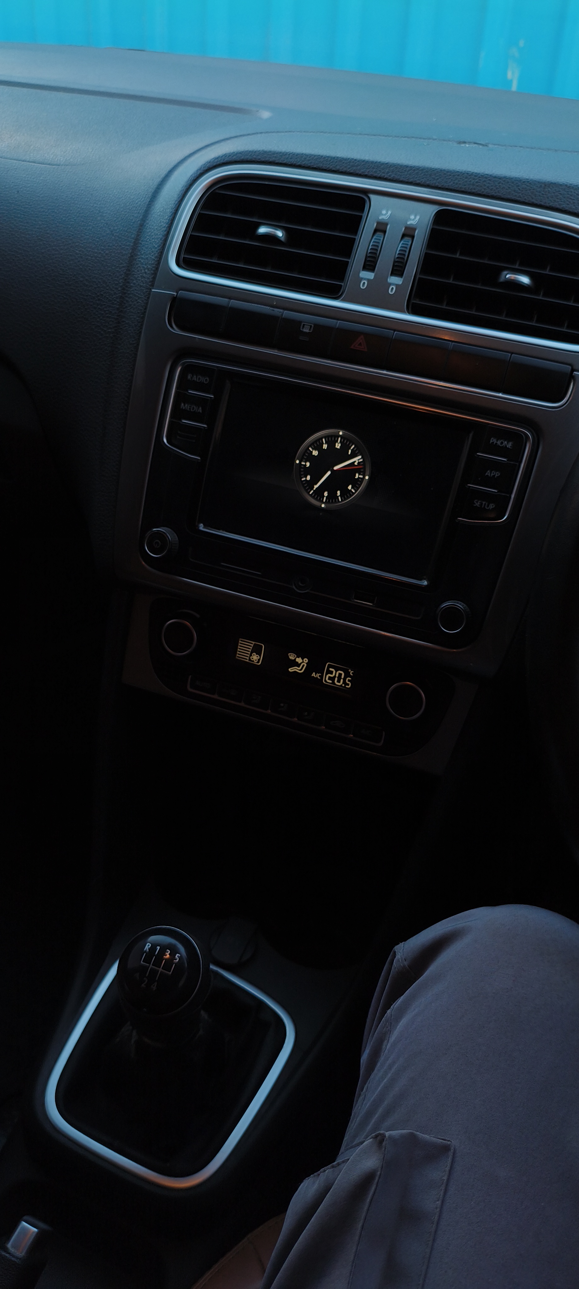 Volkswagen Polo - Image 12