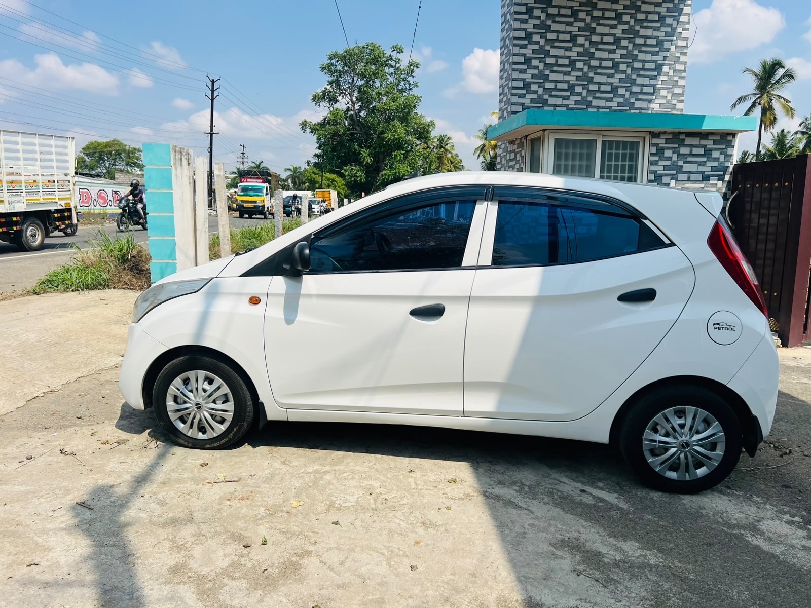 Hyundai Eon - Image 4