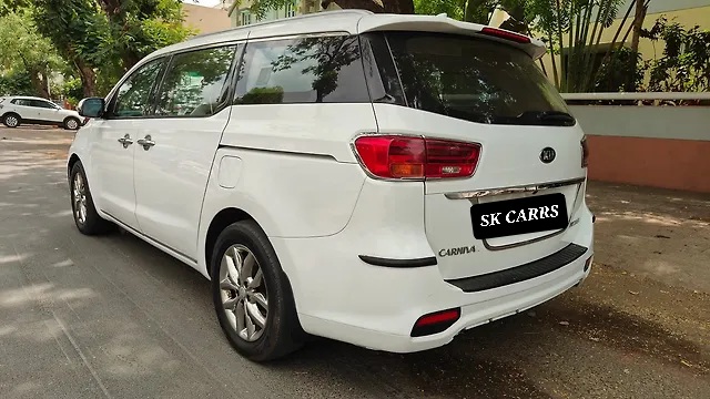 Kia Carnivel - Image 4