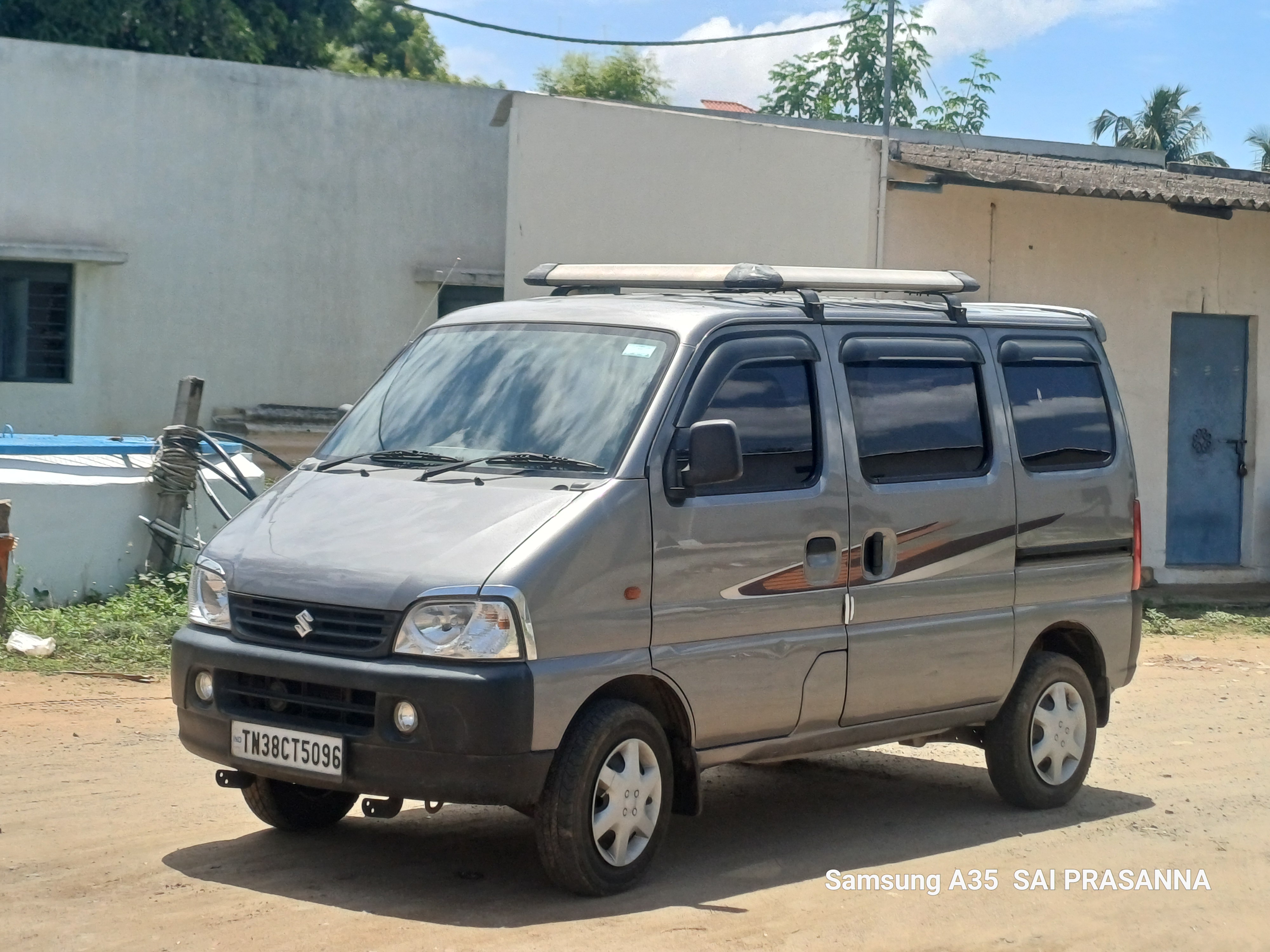 Maruti Suzuki Eeco - Image 2
