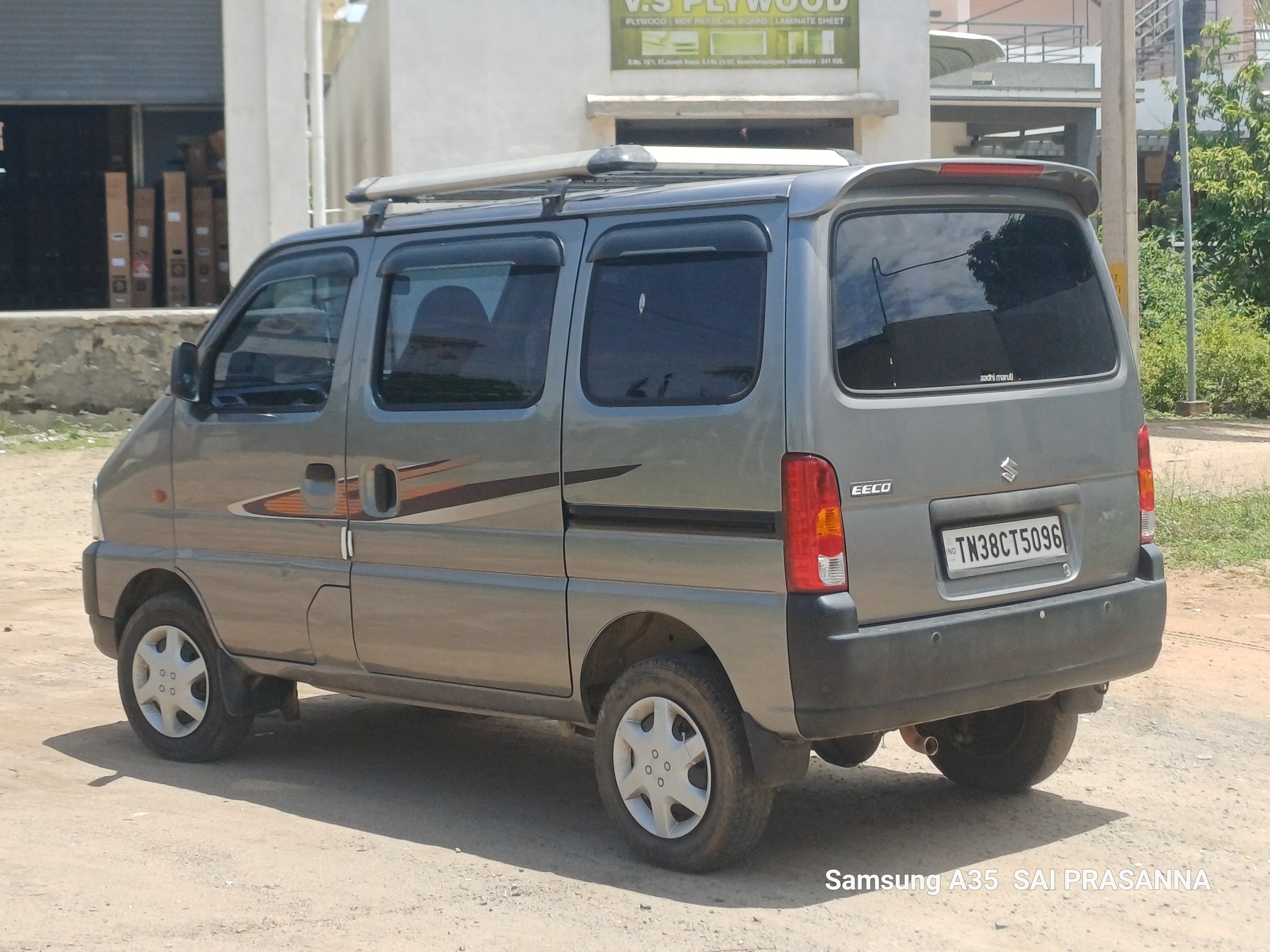 Maruti Suzuki Eeco - Image 3