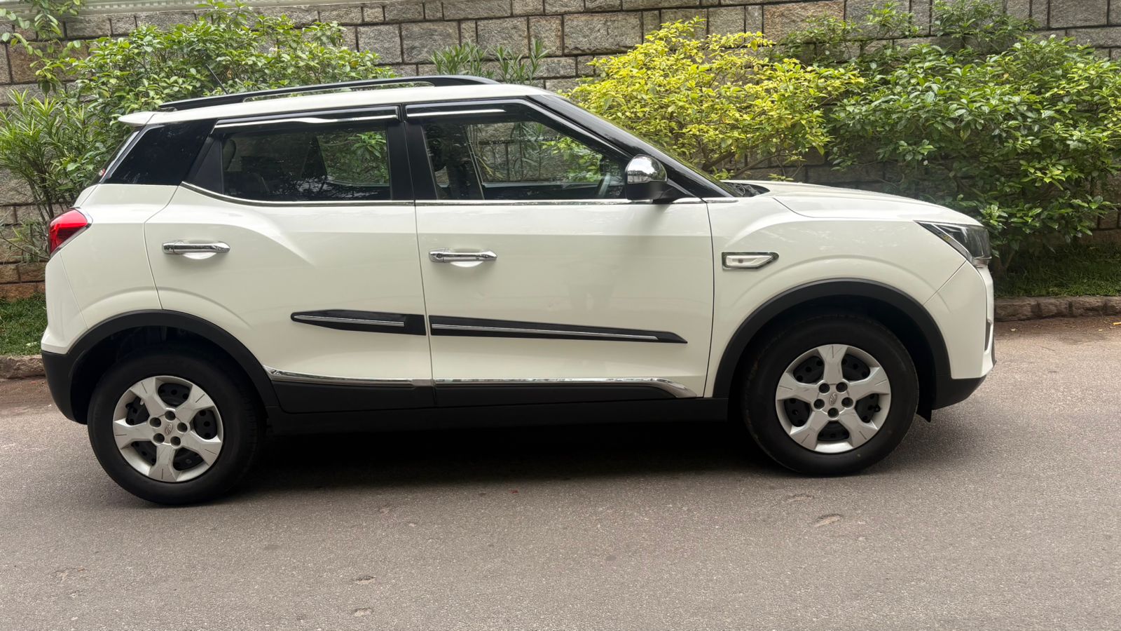 Mahindra XUV300 - Image 2