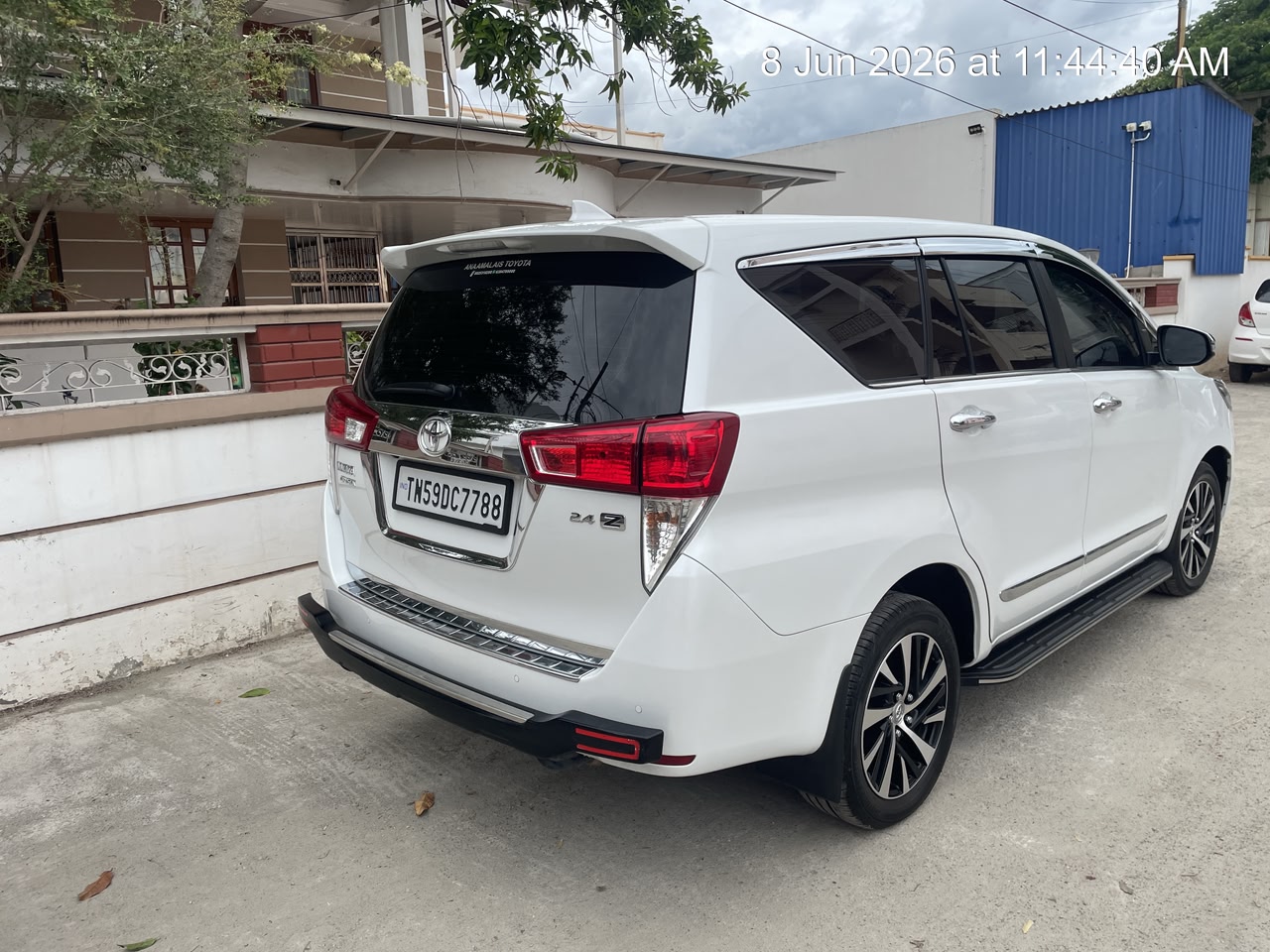 Toyota Innova - Image 4