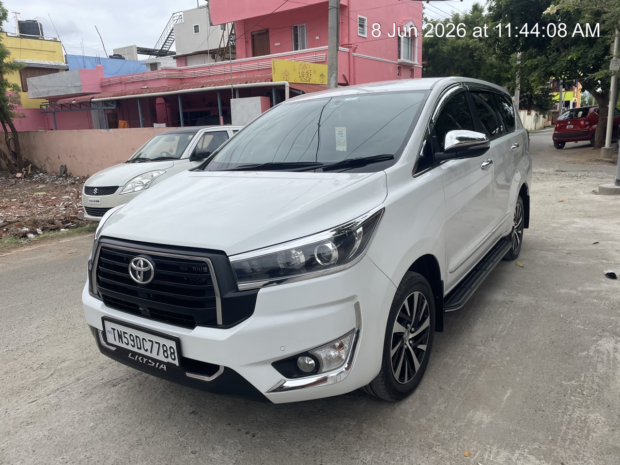 Toyota Innova - Image 3