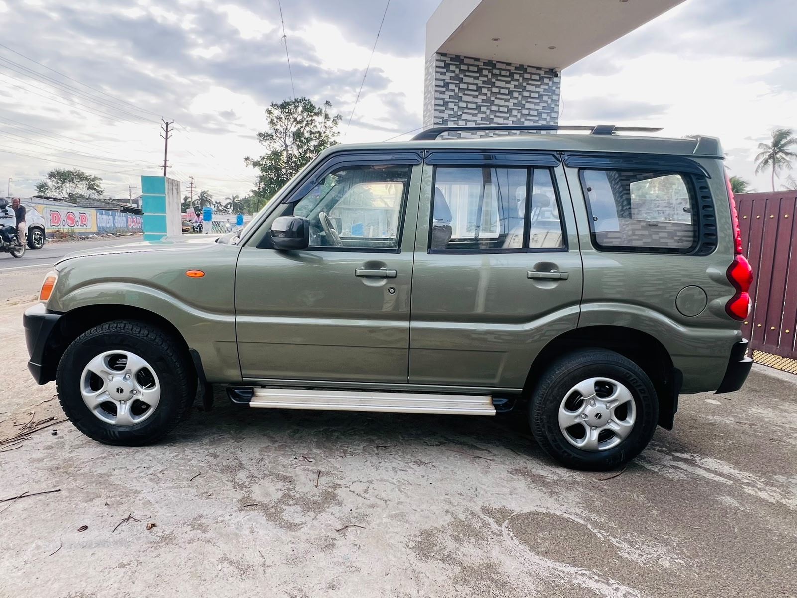 Mahindra Scorpio - Image 4