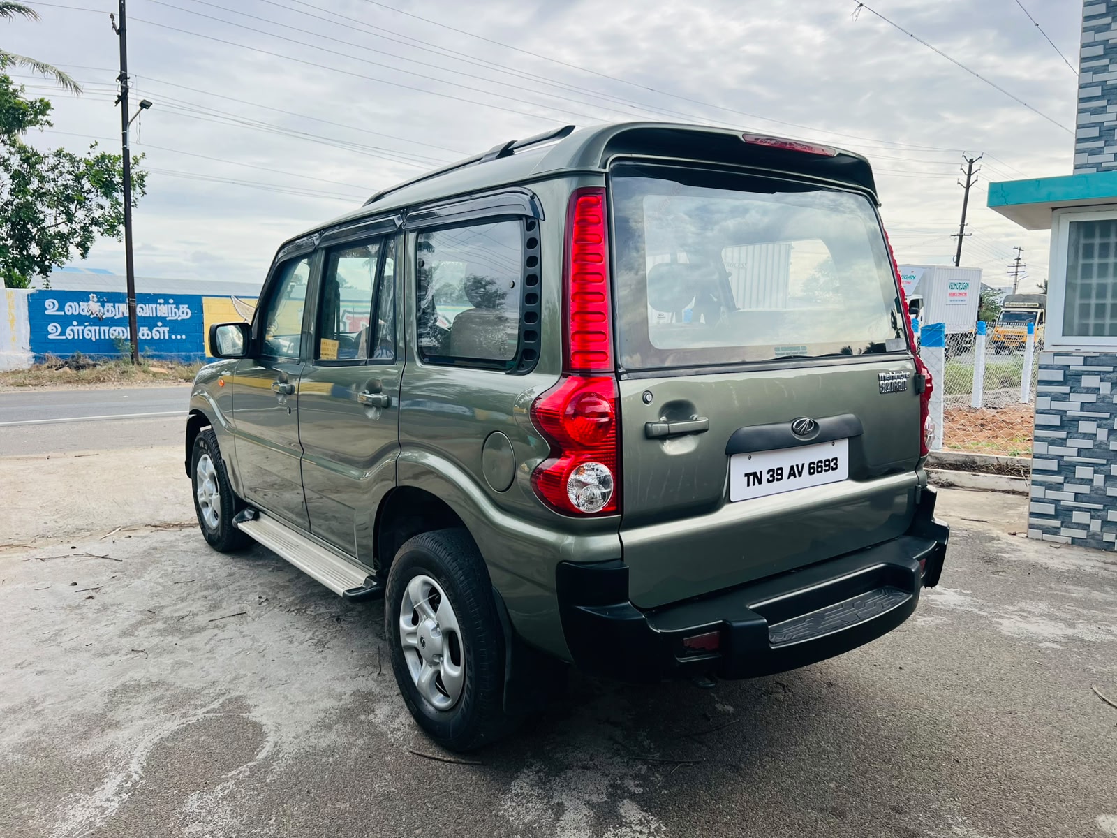 Mahindra Scorpio - Image 7