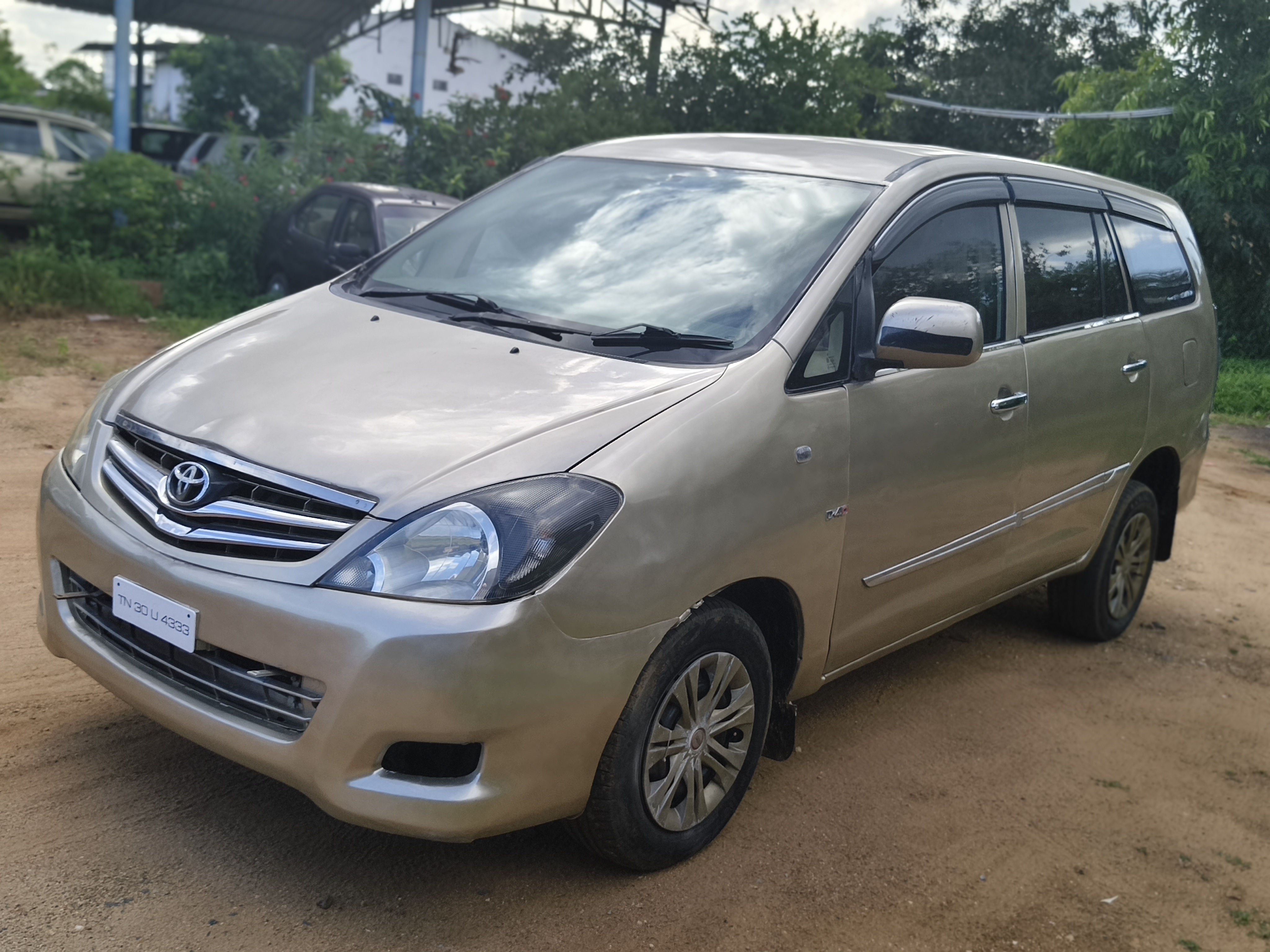 Toyota Innova - Image 6