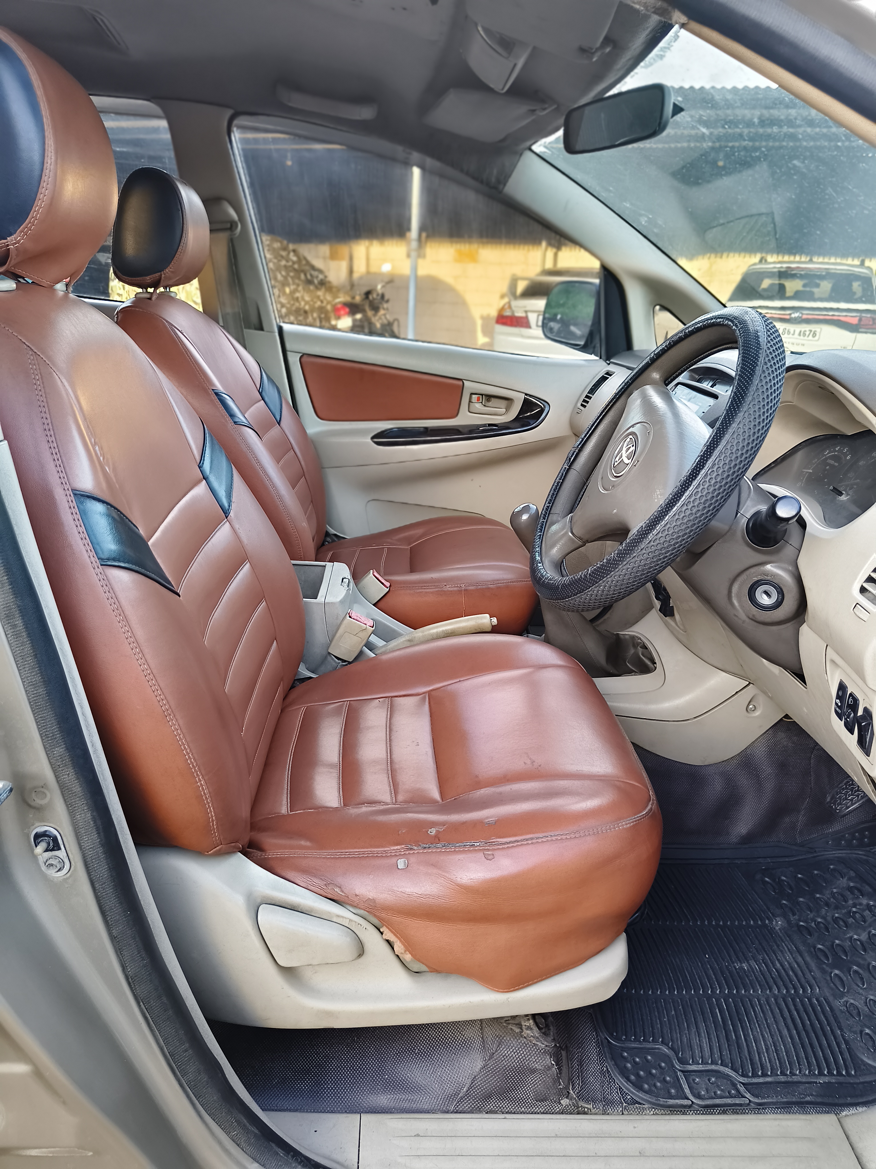 Toyota Innova - Image 10