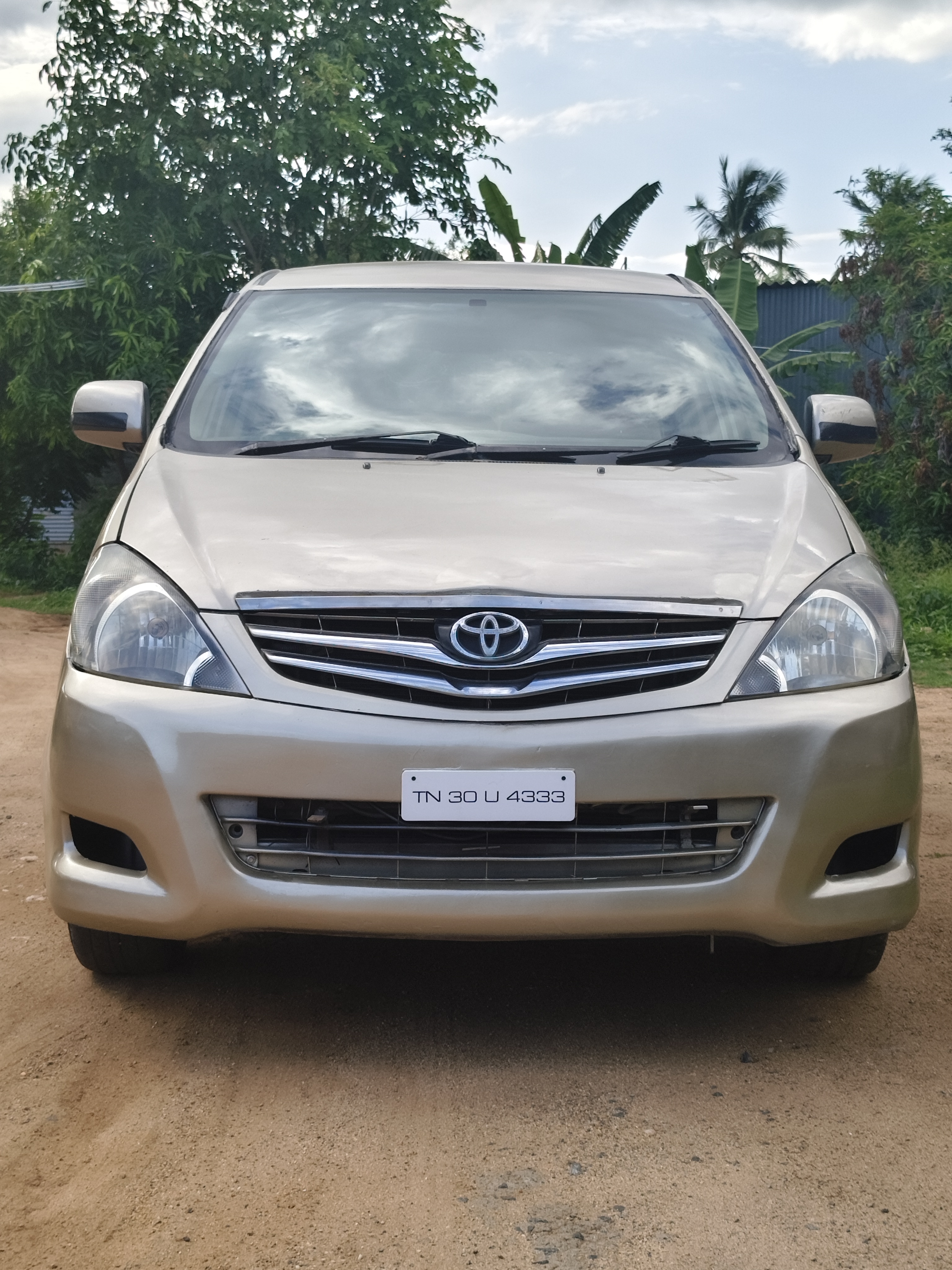 Toyota Innova - Image 2