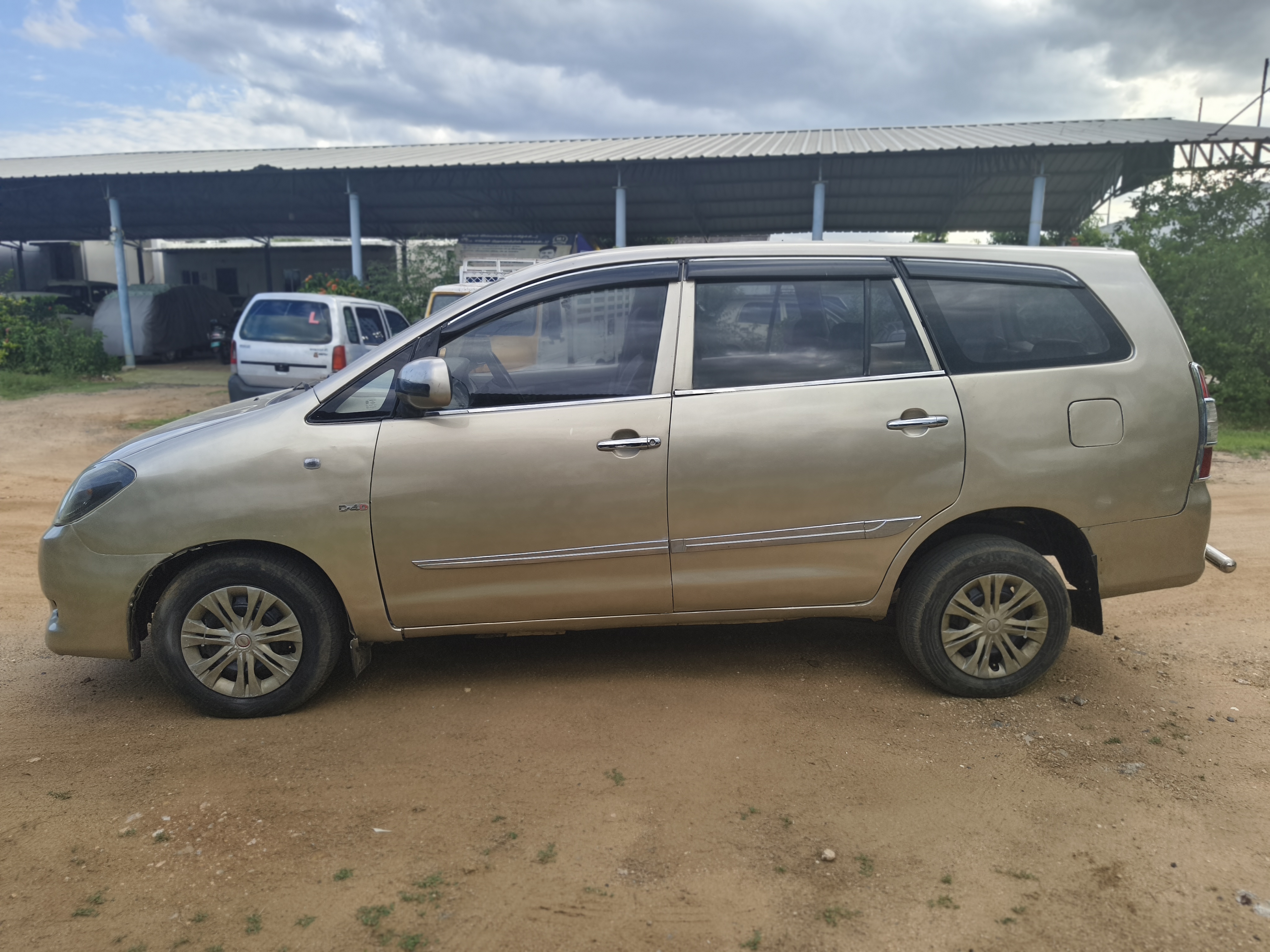 Toyota Innova - Image 8