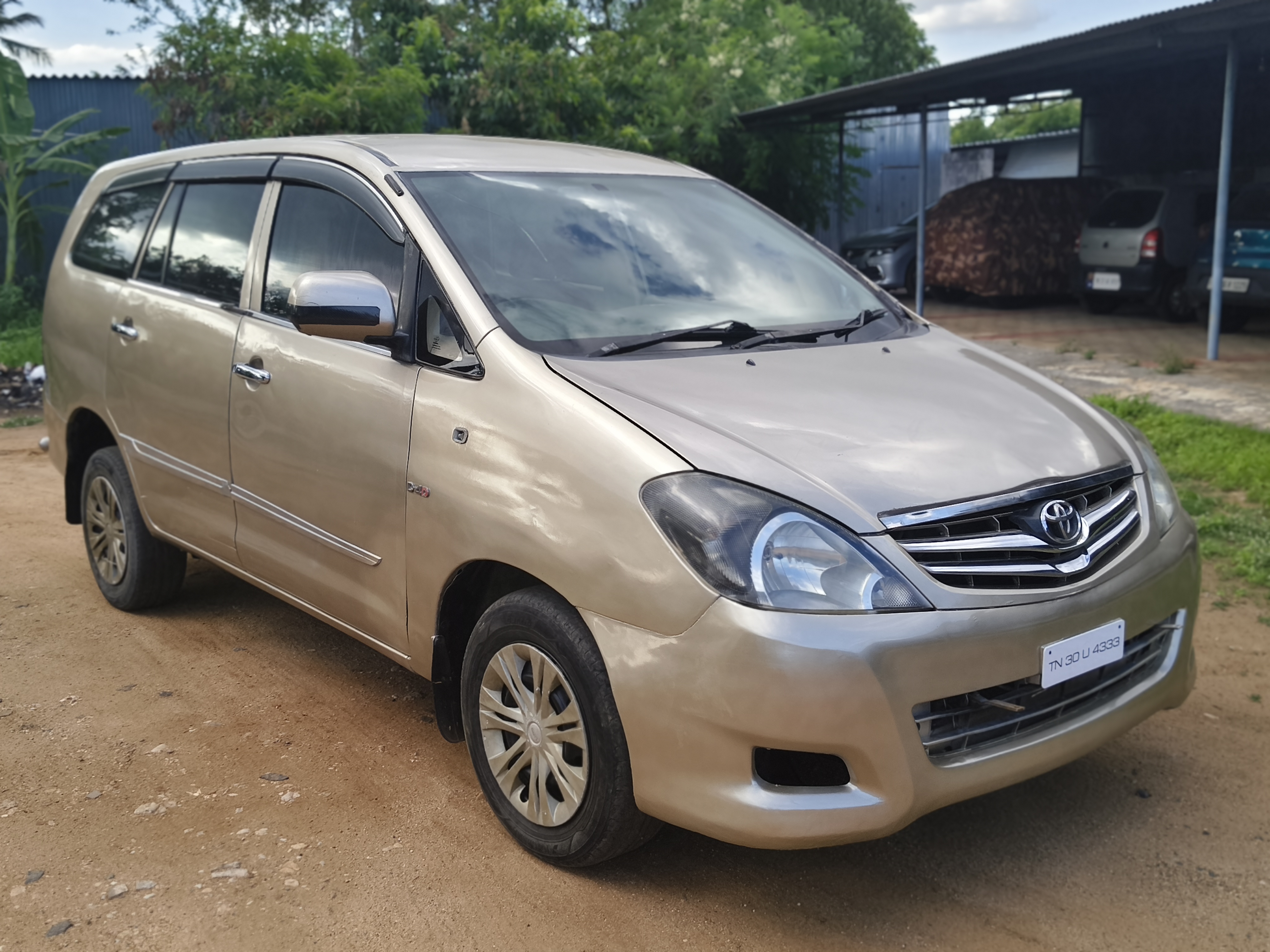 Toyota Innova - Image 7