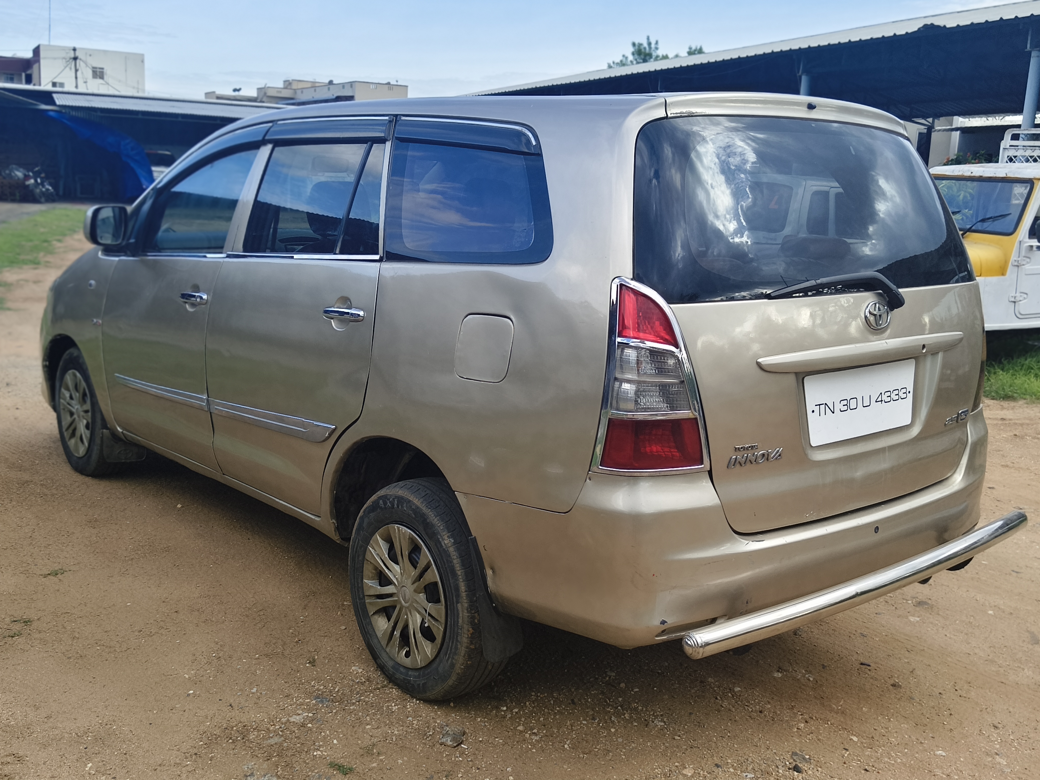 Toyota Innova - Image 5