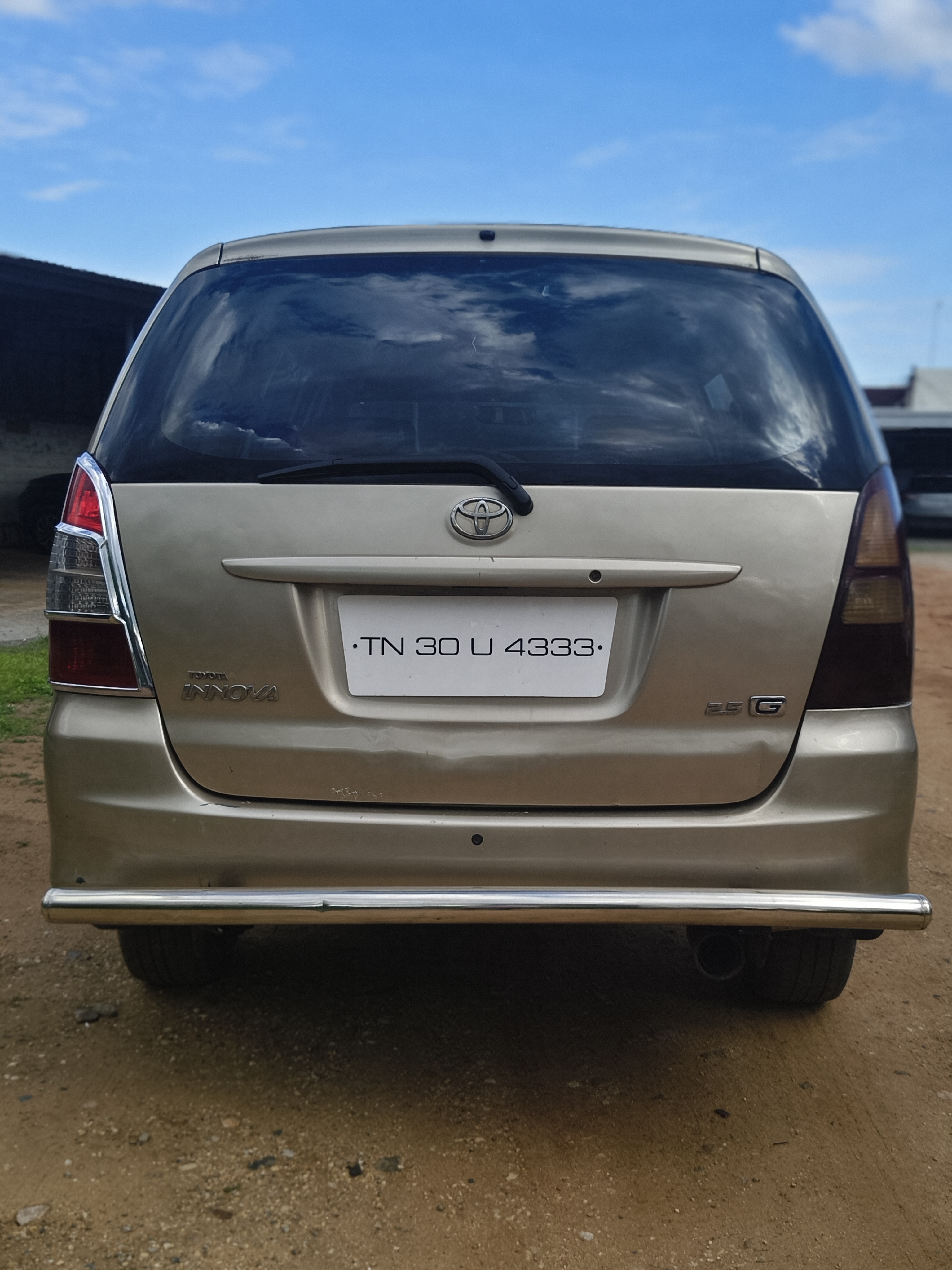 Toyota Innova - Image 3