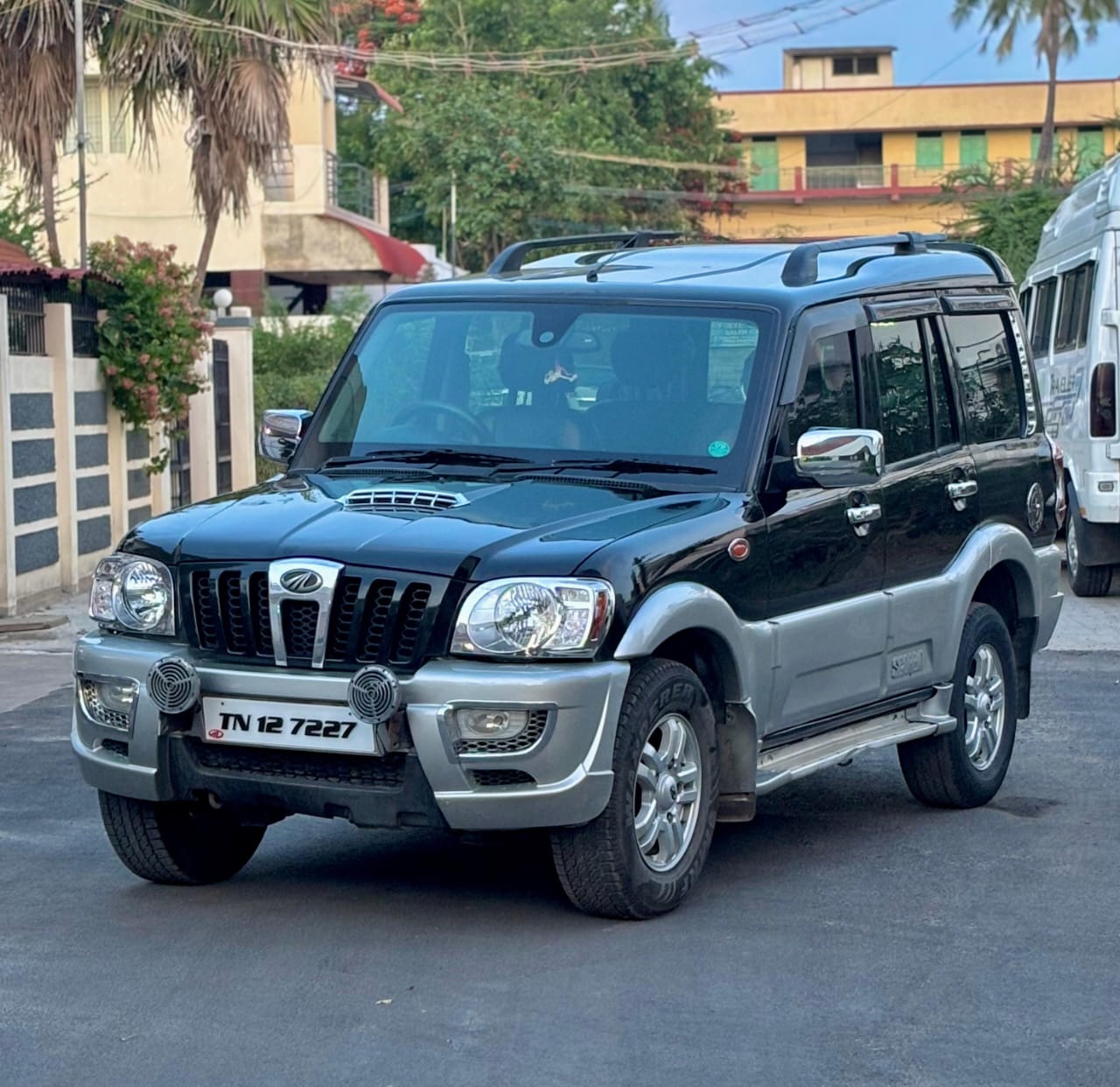 Mahindra Scorpio - Image 4