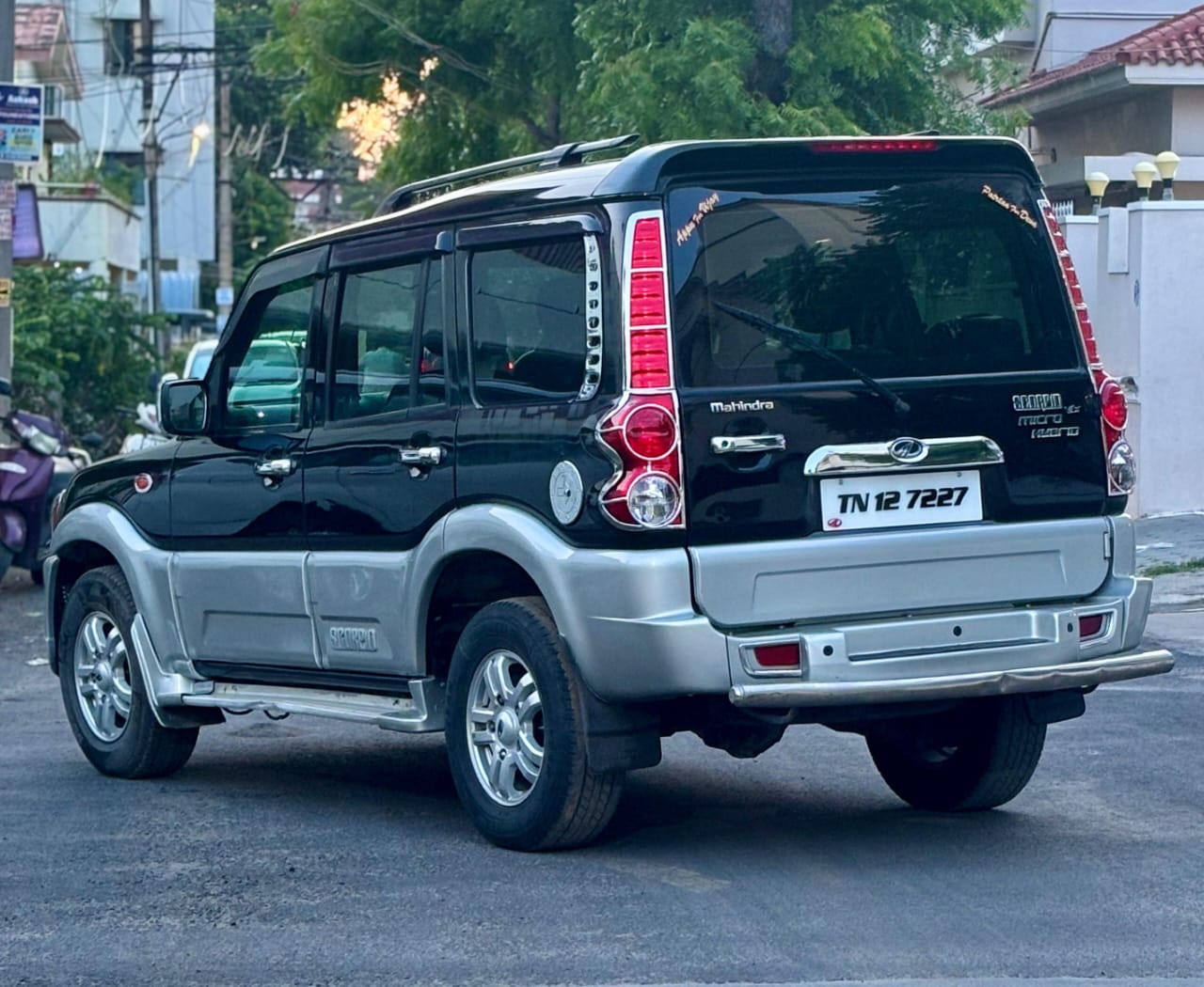 Mahindra Scorpio - Image 6
