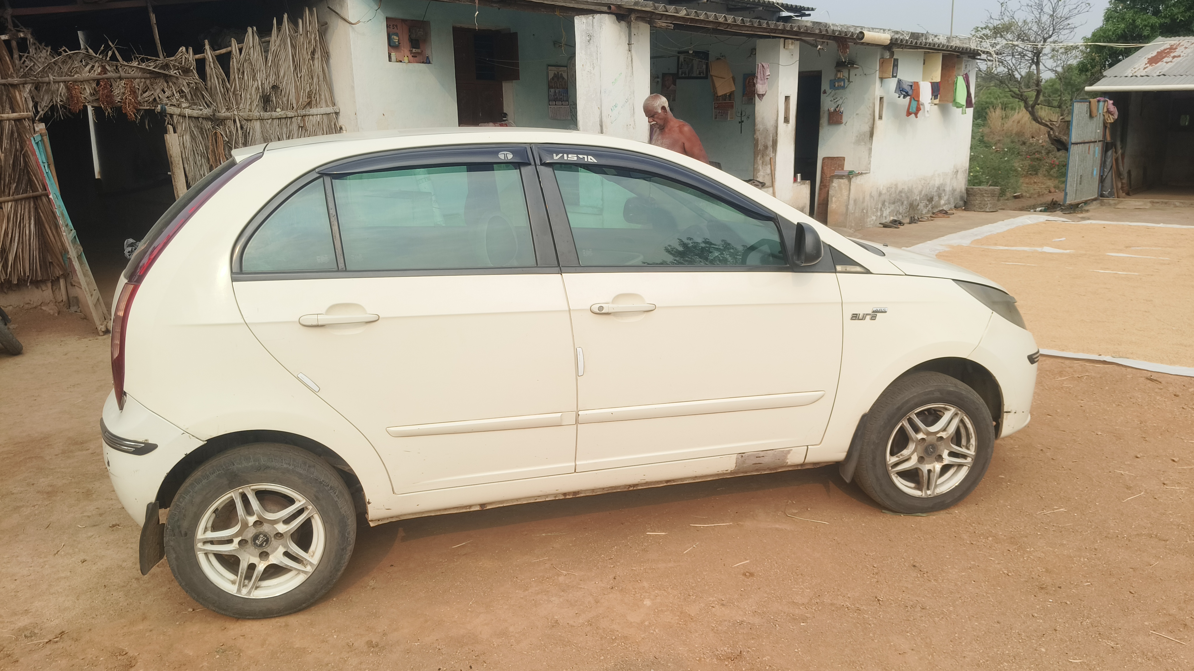 Tata Vista - Image 2