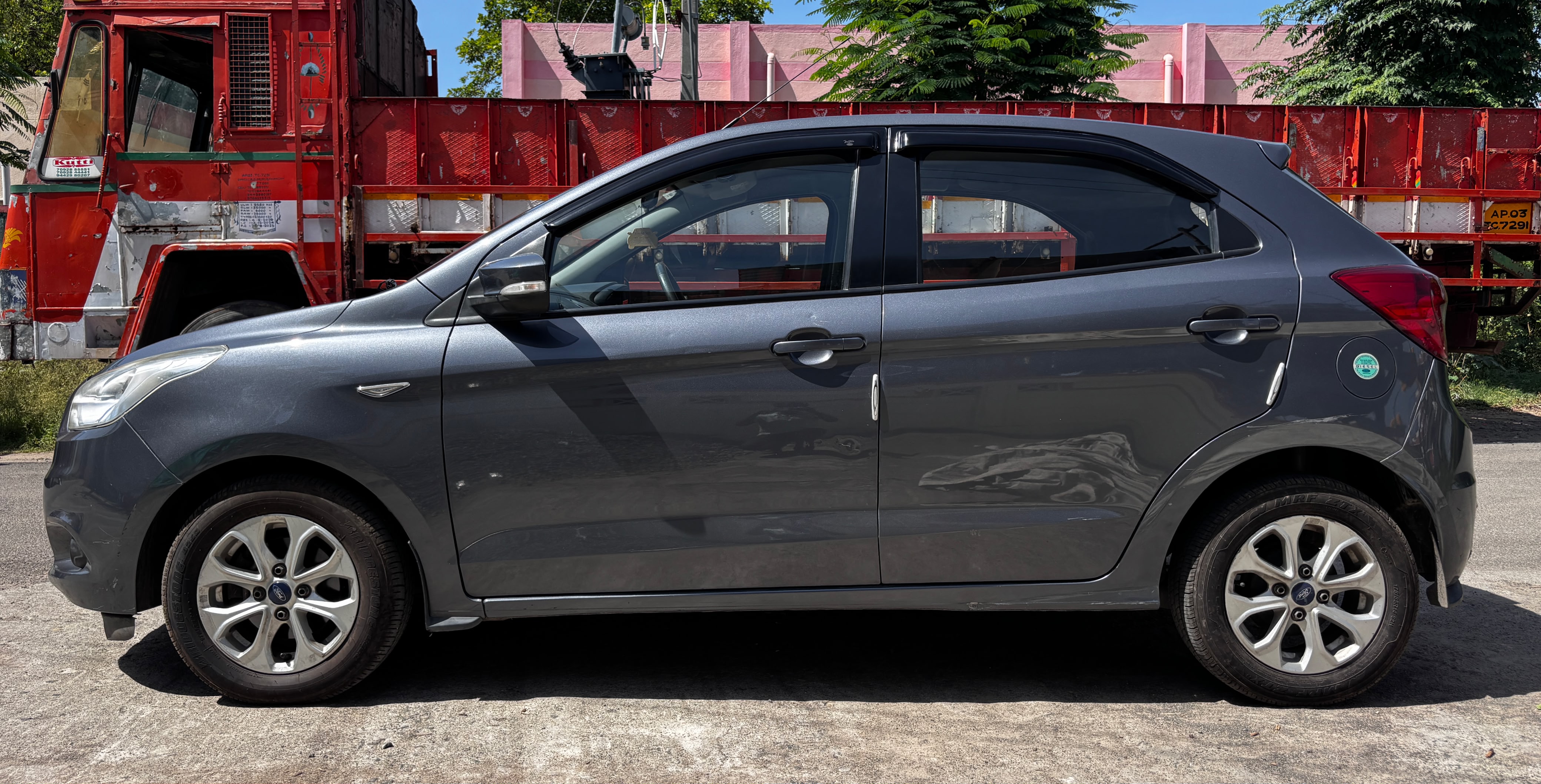 Ford Figo - Image 9