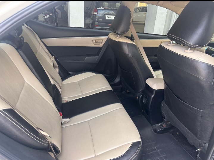 Toyota Corolla Altis - Image 4