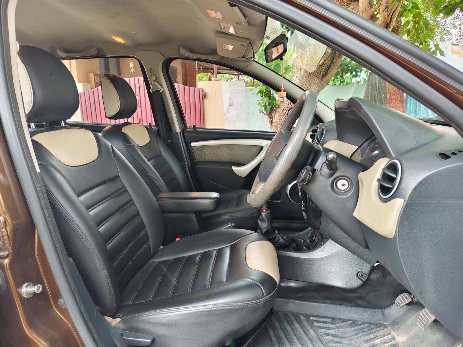 Renault Duster - Image 8