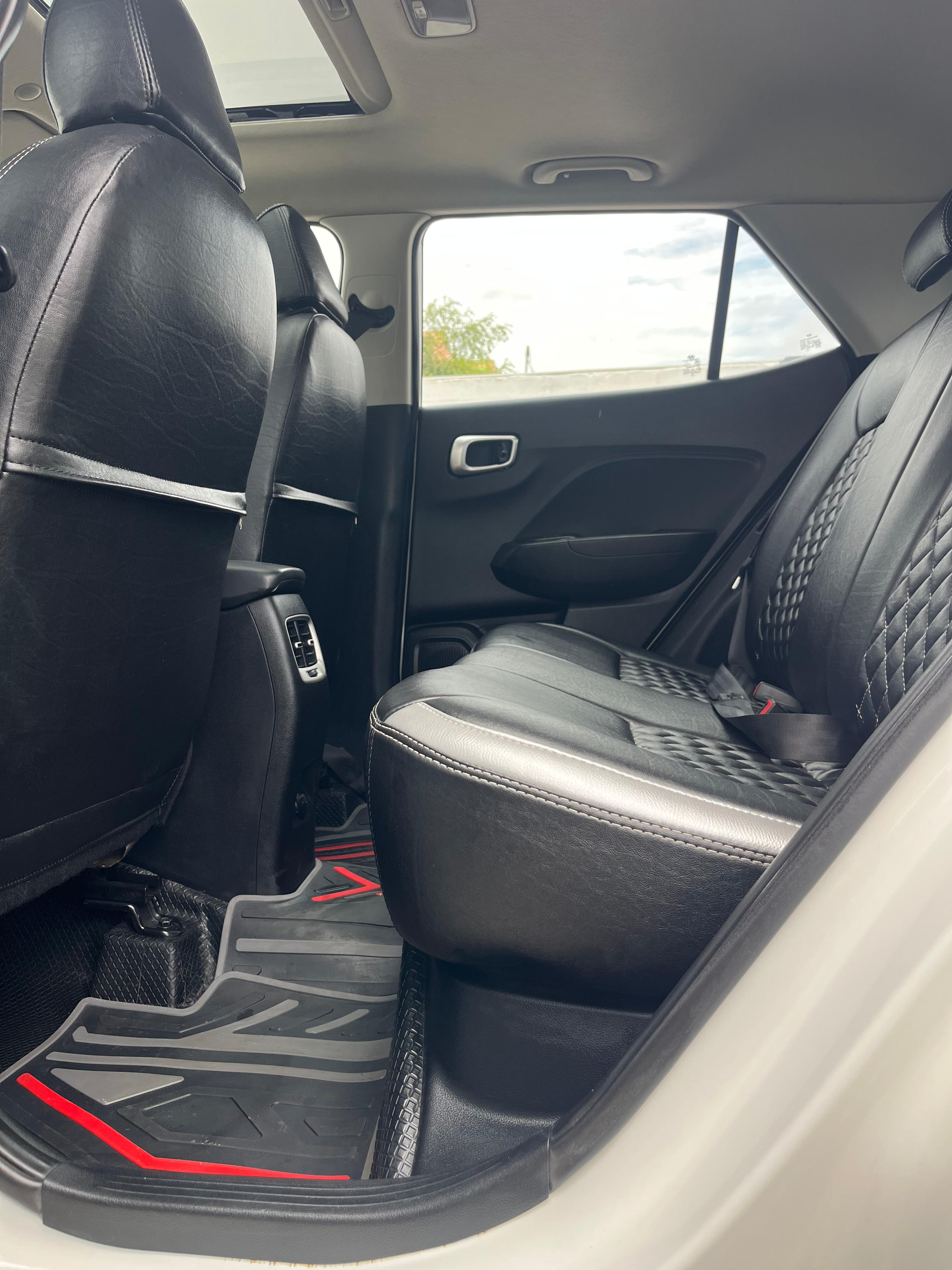 Hyundai Venue - Image 3