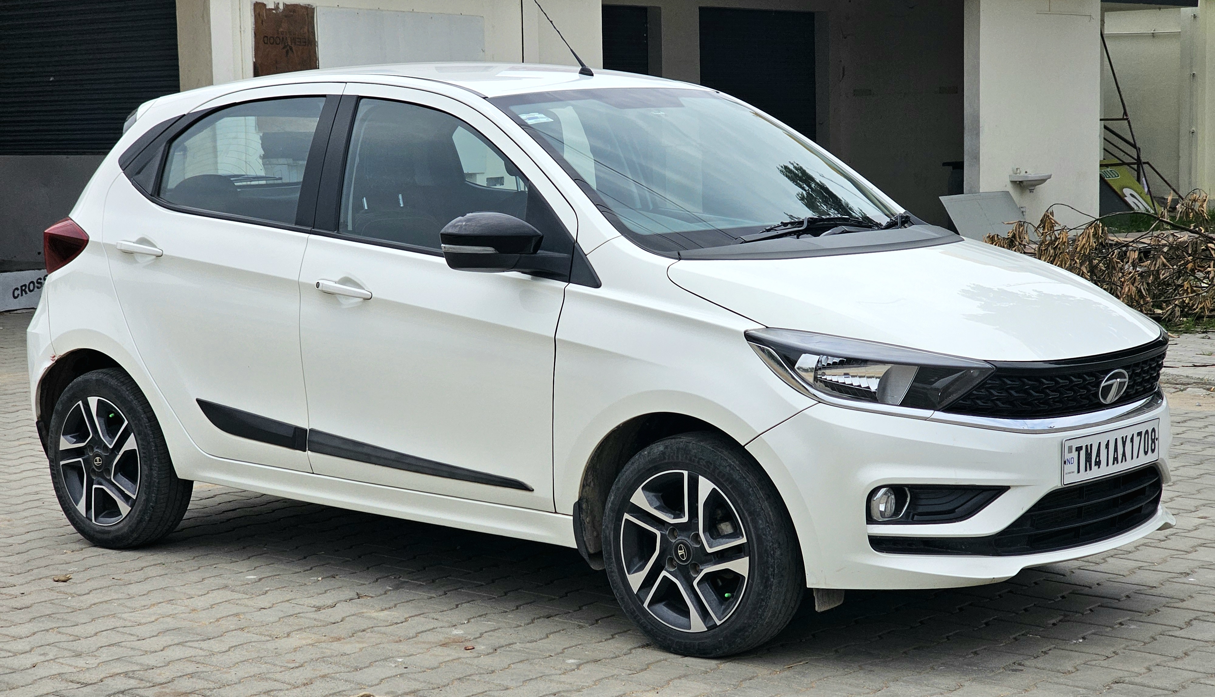 Tata Tiago - Image 2