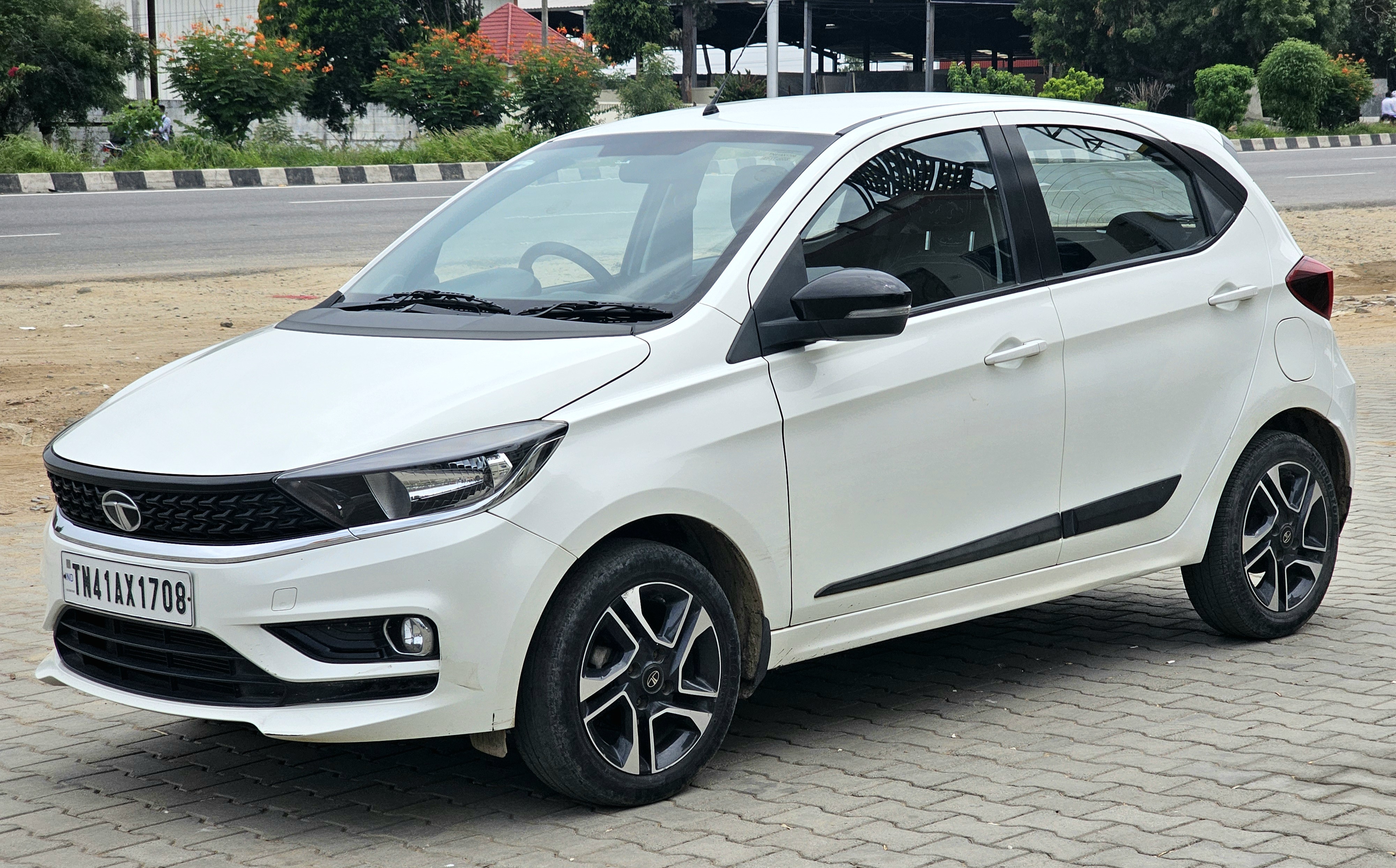 Tata Tiago - Image 3