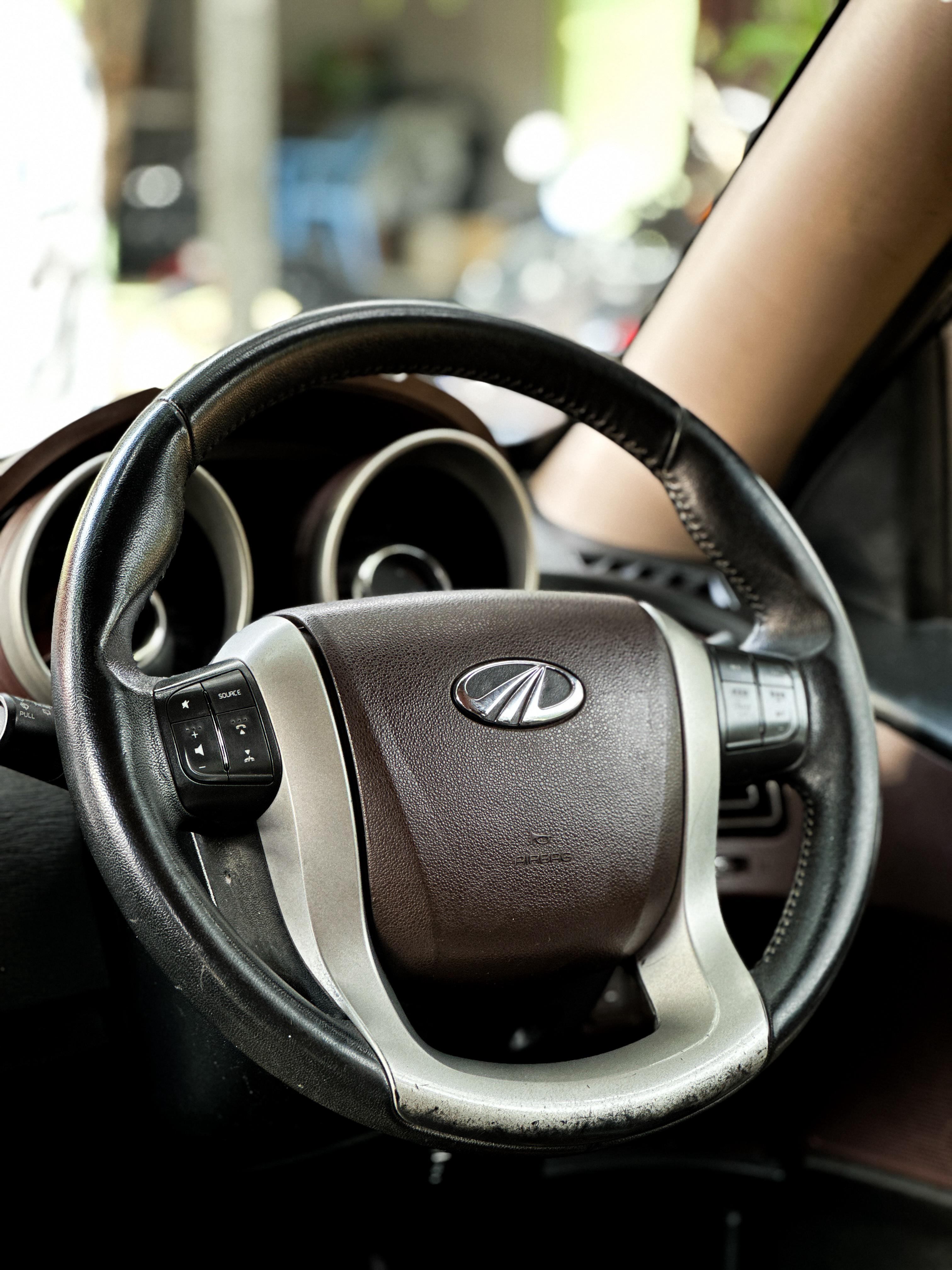 Mahindra XUV500 - Image 3