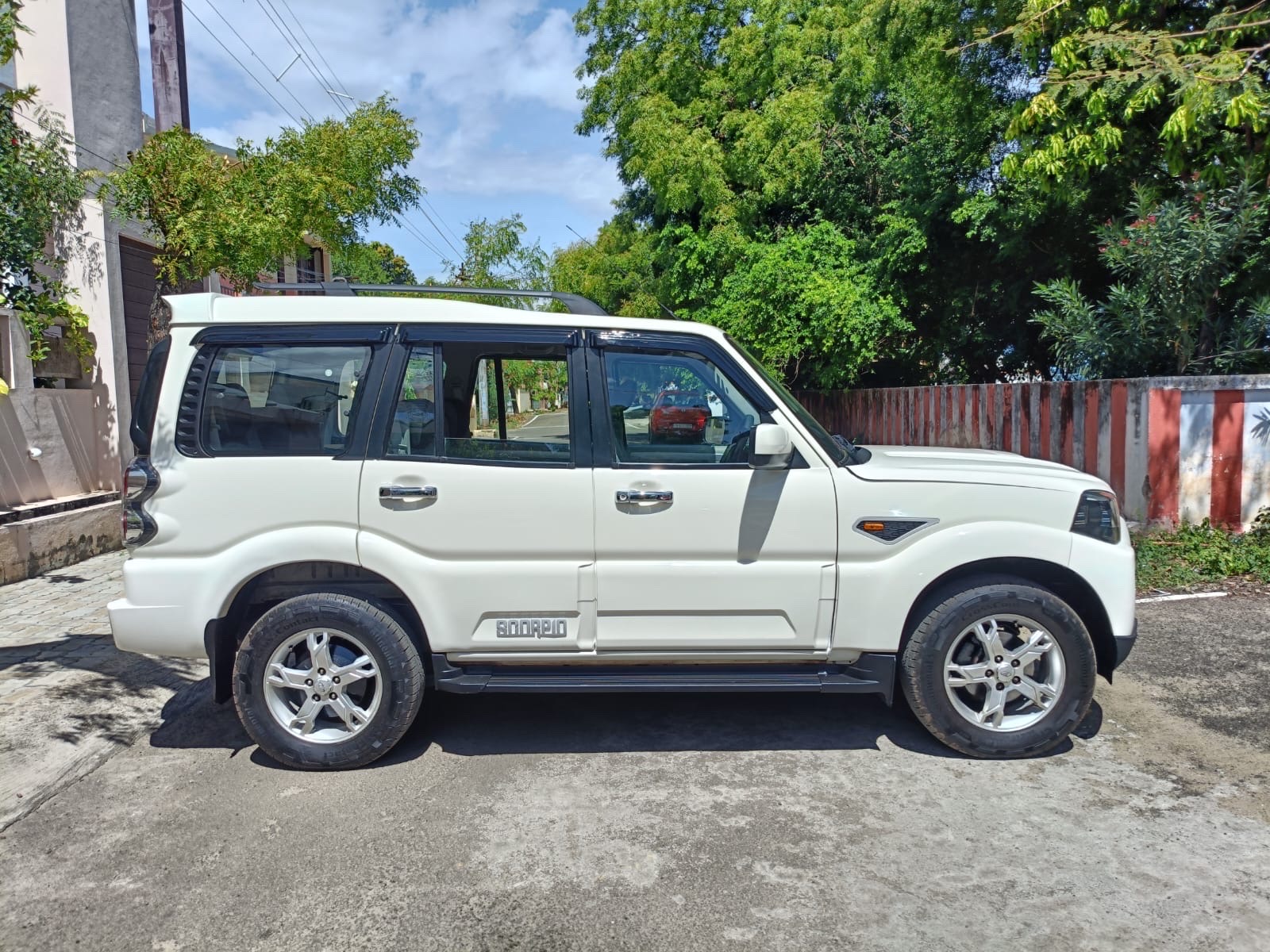 Mahindra Scorpio - Image 3