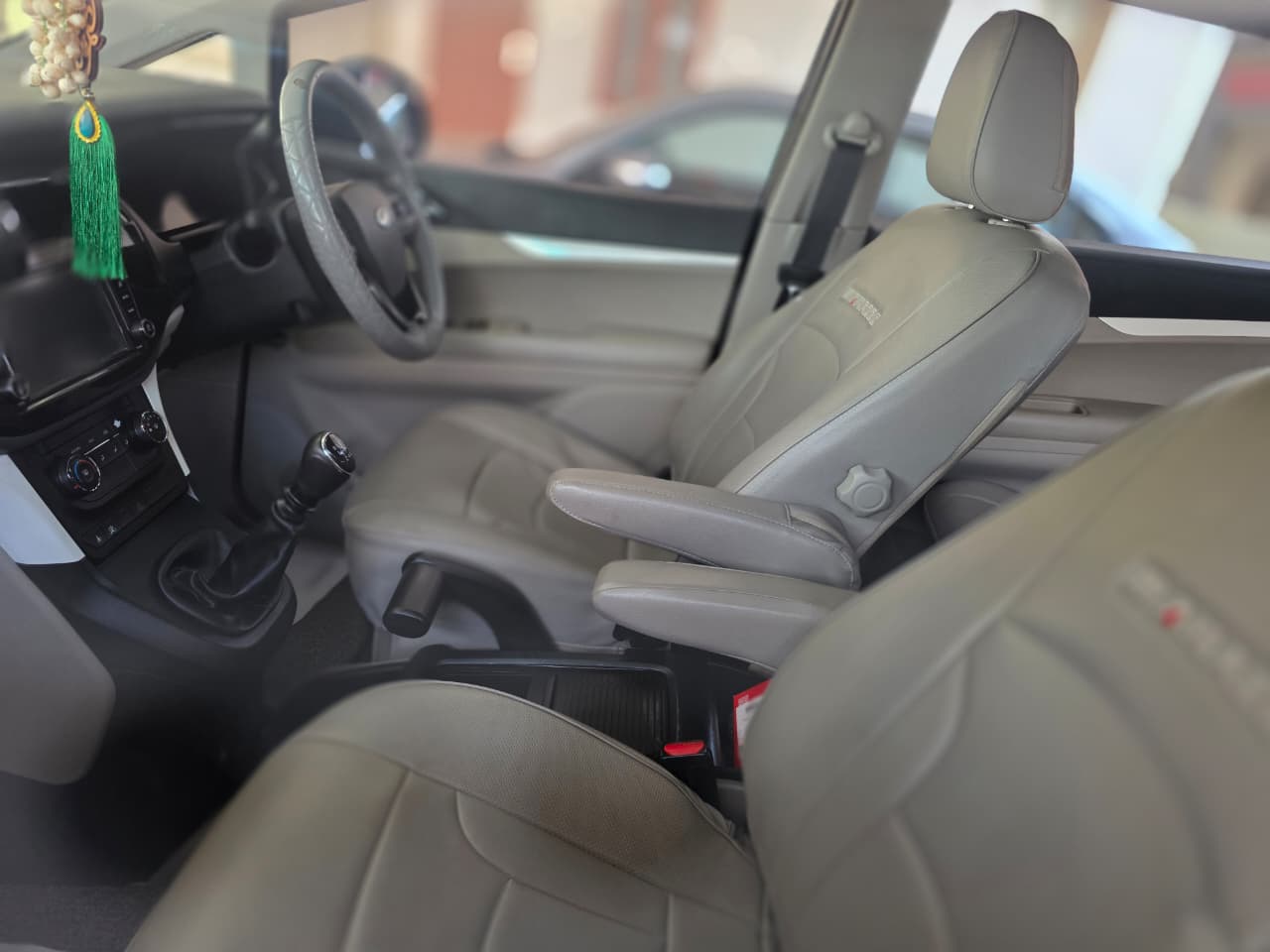 Mahindra Marazzo - Image 9