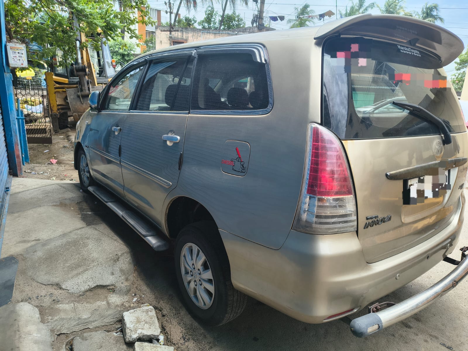 Toyota Innova - Image 2