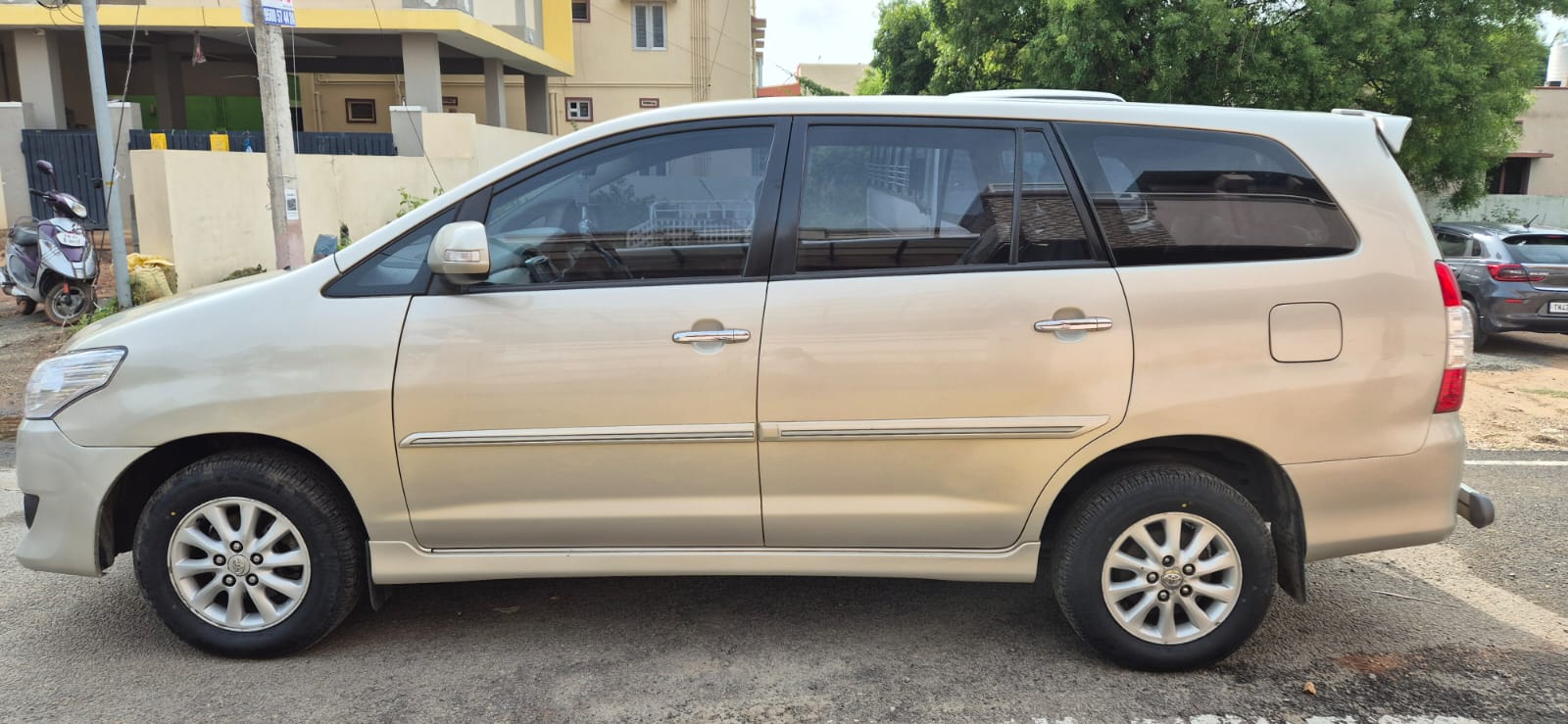Toyota Innova - Image 4