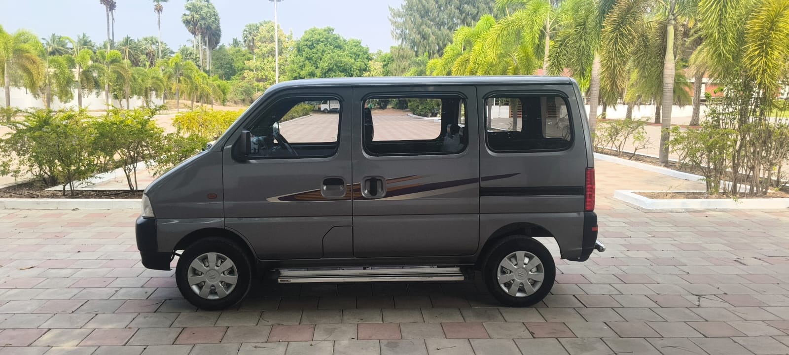 Maruti Suzuki Eeco - Image 3