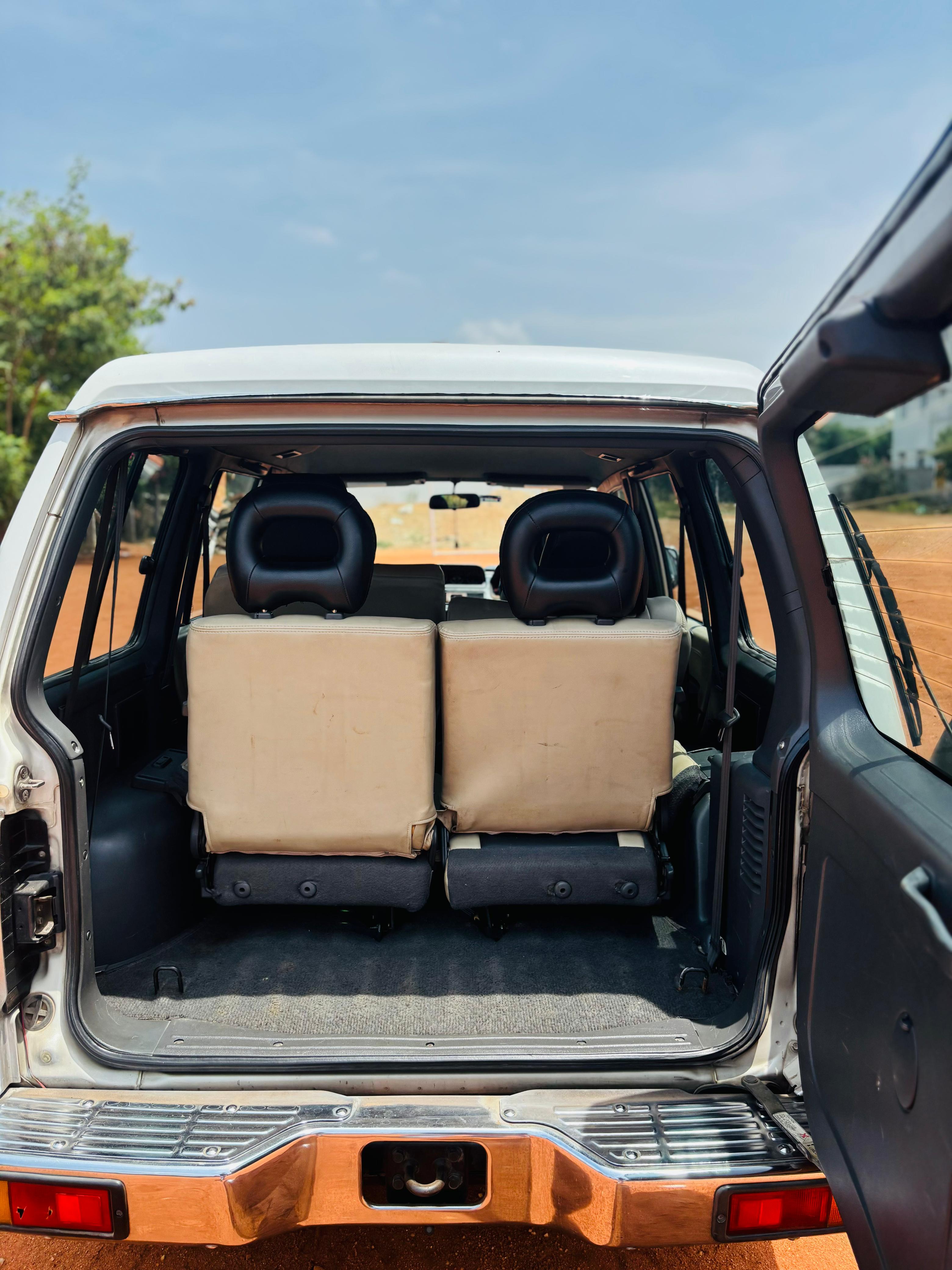 Mitsubishi Pajero - Image 8