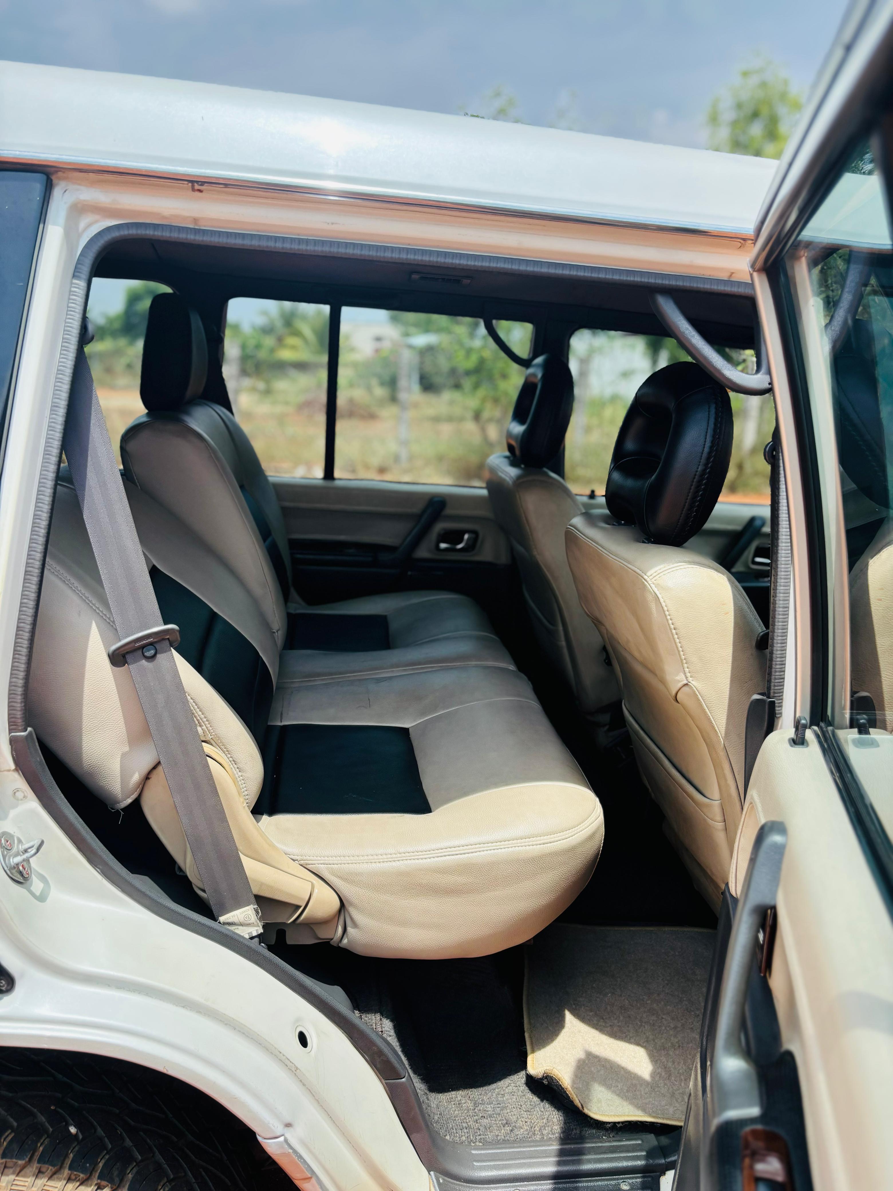 Mitsubishi Pajero - Image 7