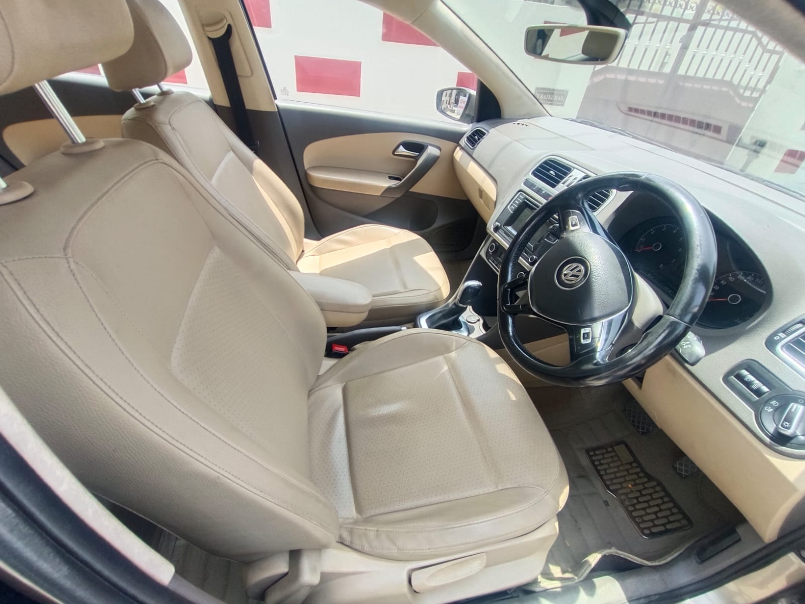 Volkswagen Vento - Image 4
