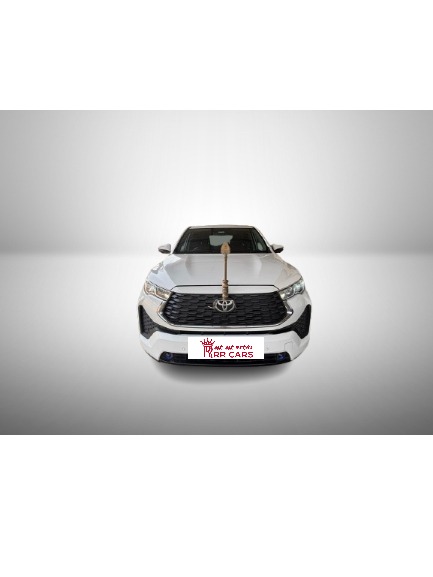 Toyota Innova Hycross