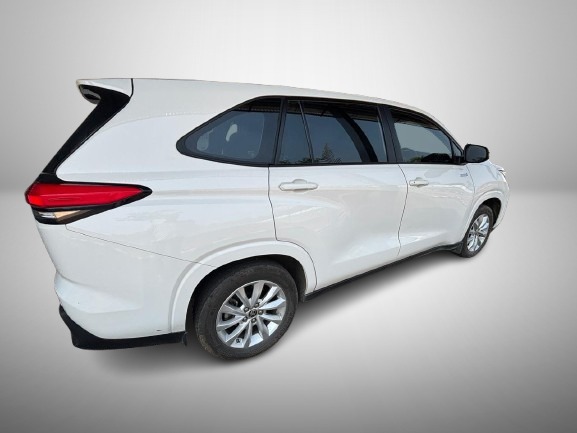 Toyota Innova Hycross - Image 4