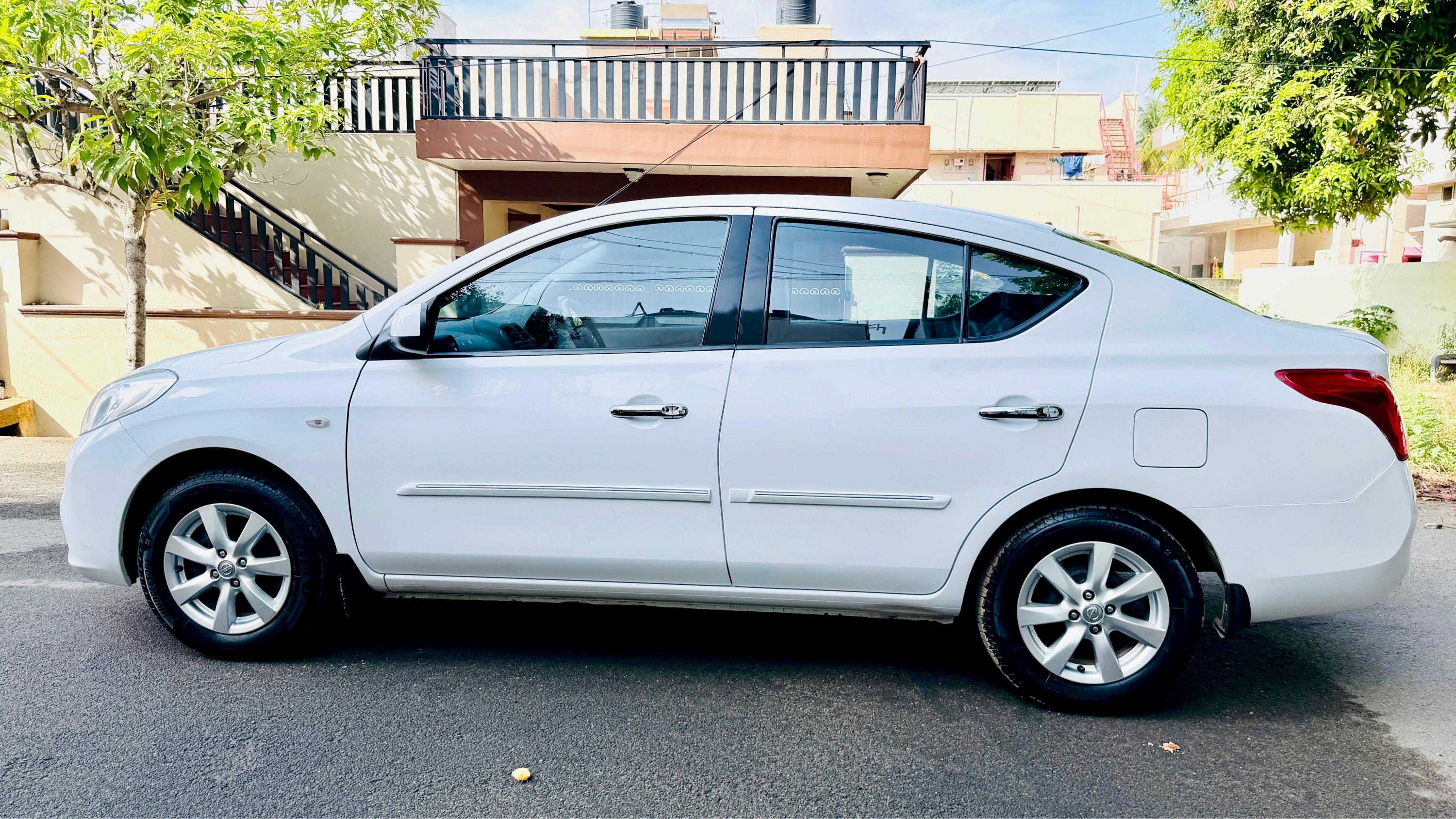 Nissan Sunny - Image 4