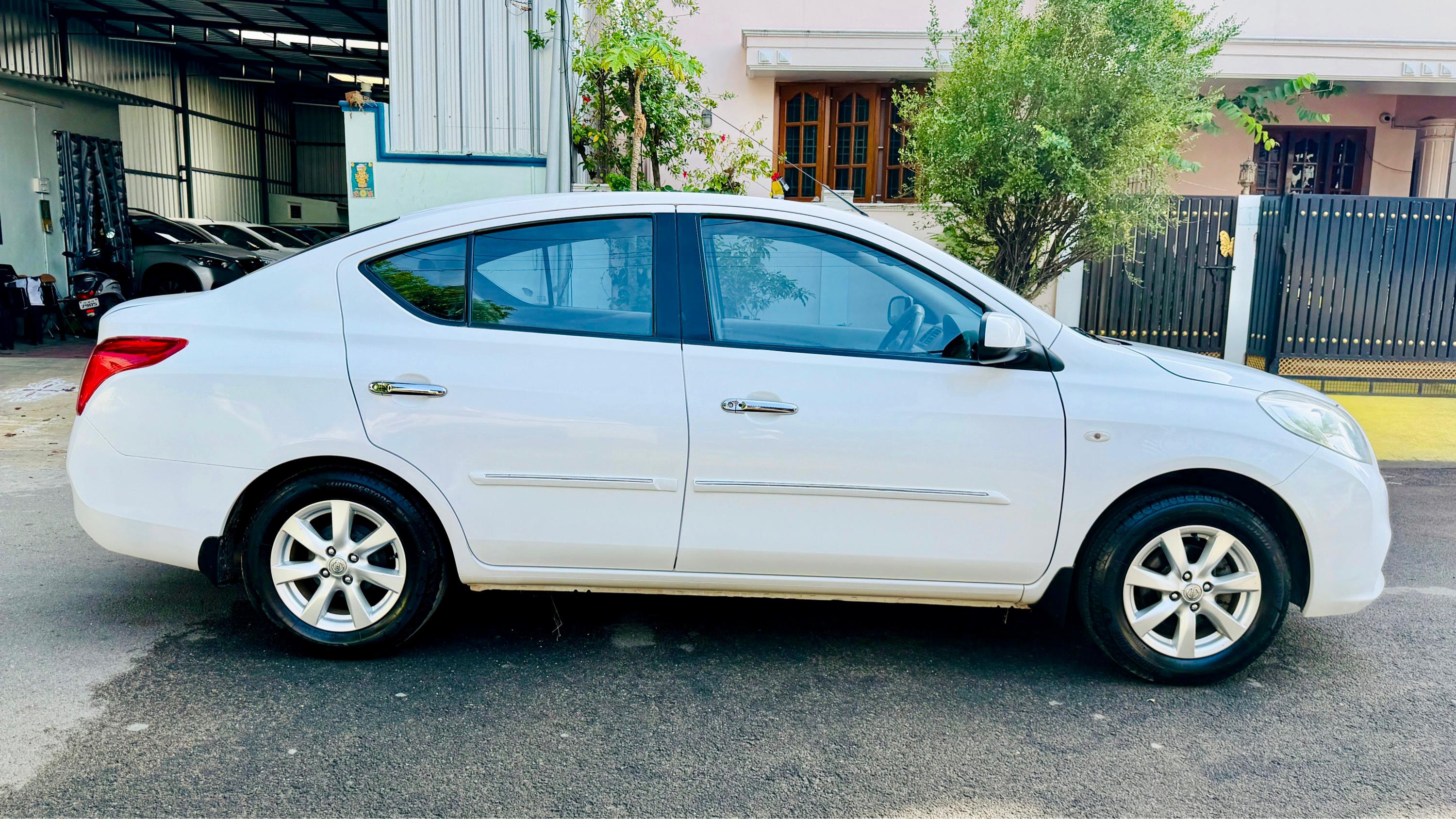 Nissan Sunny - Image 2