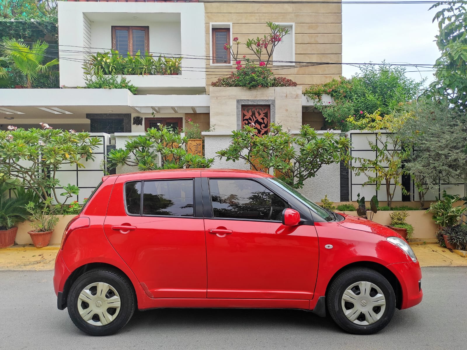 Maruti Suzuki Swift - Image 2