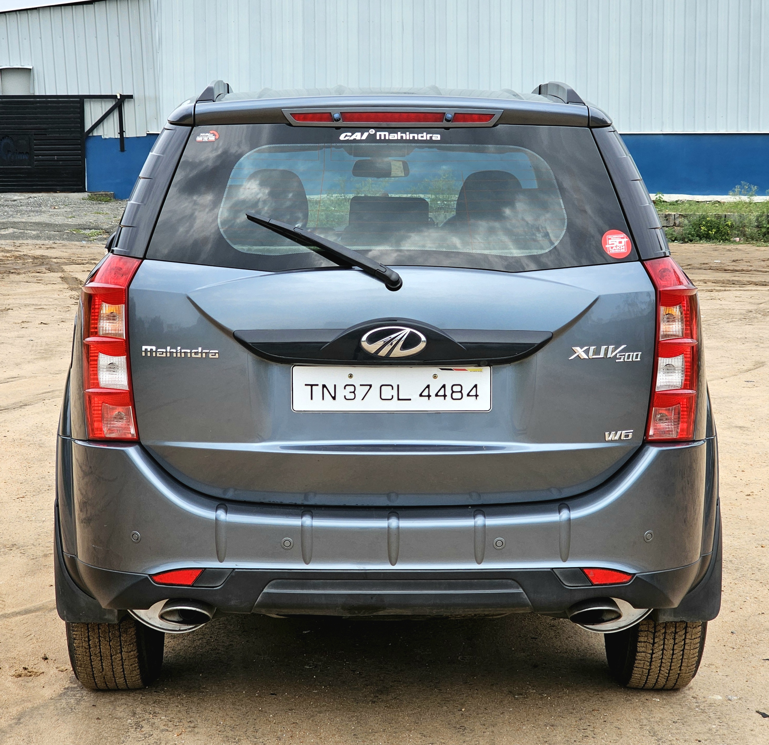 Mahindra XUV500 - Image 4
