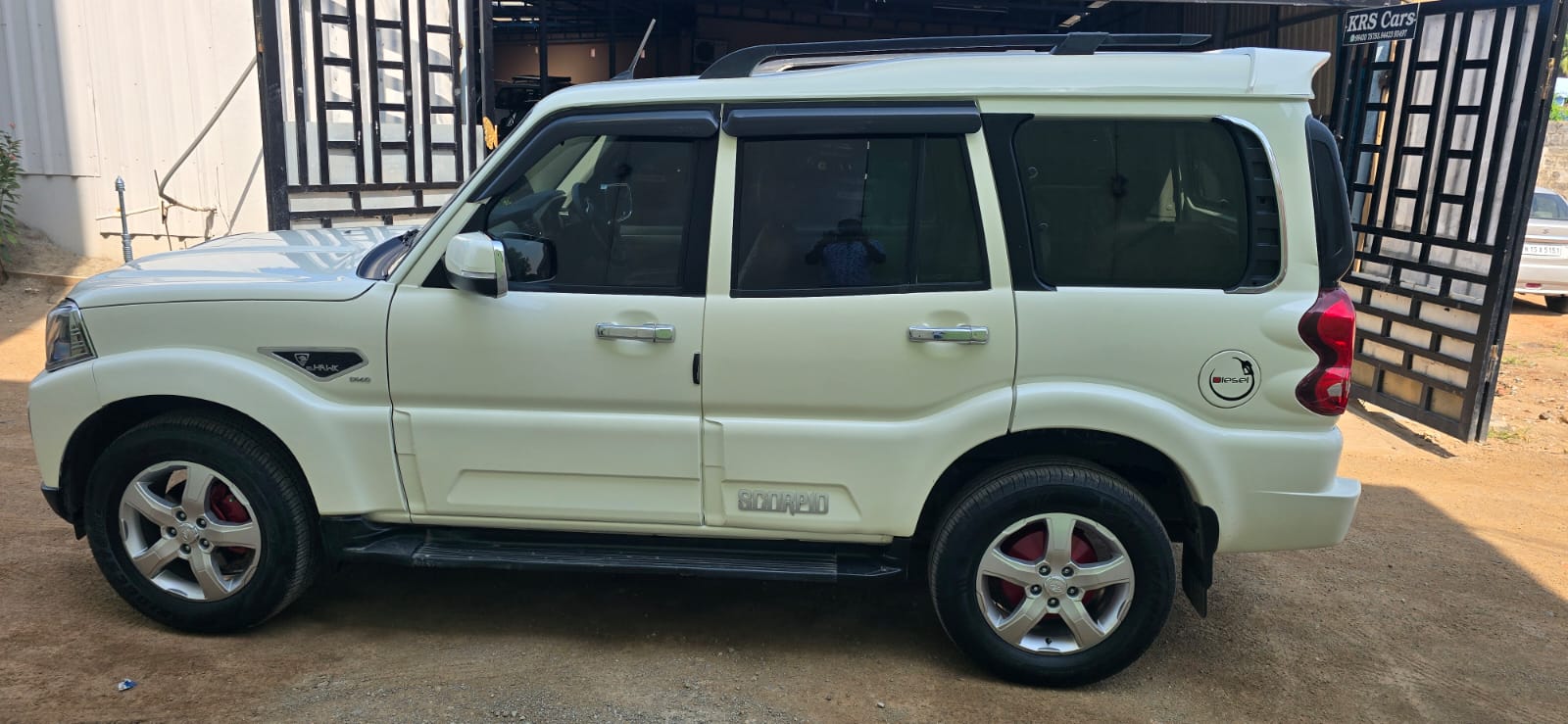 Mahindra Scorpio - Image 3