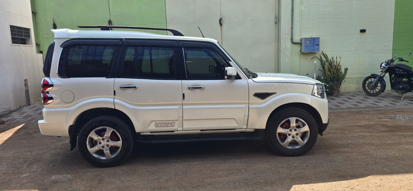 Mahindra Scorpio - Image 4