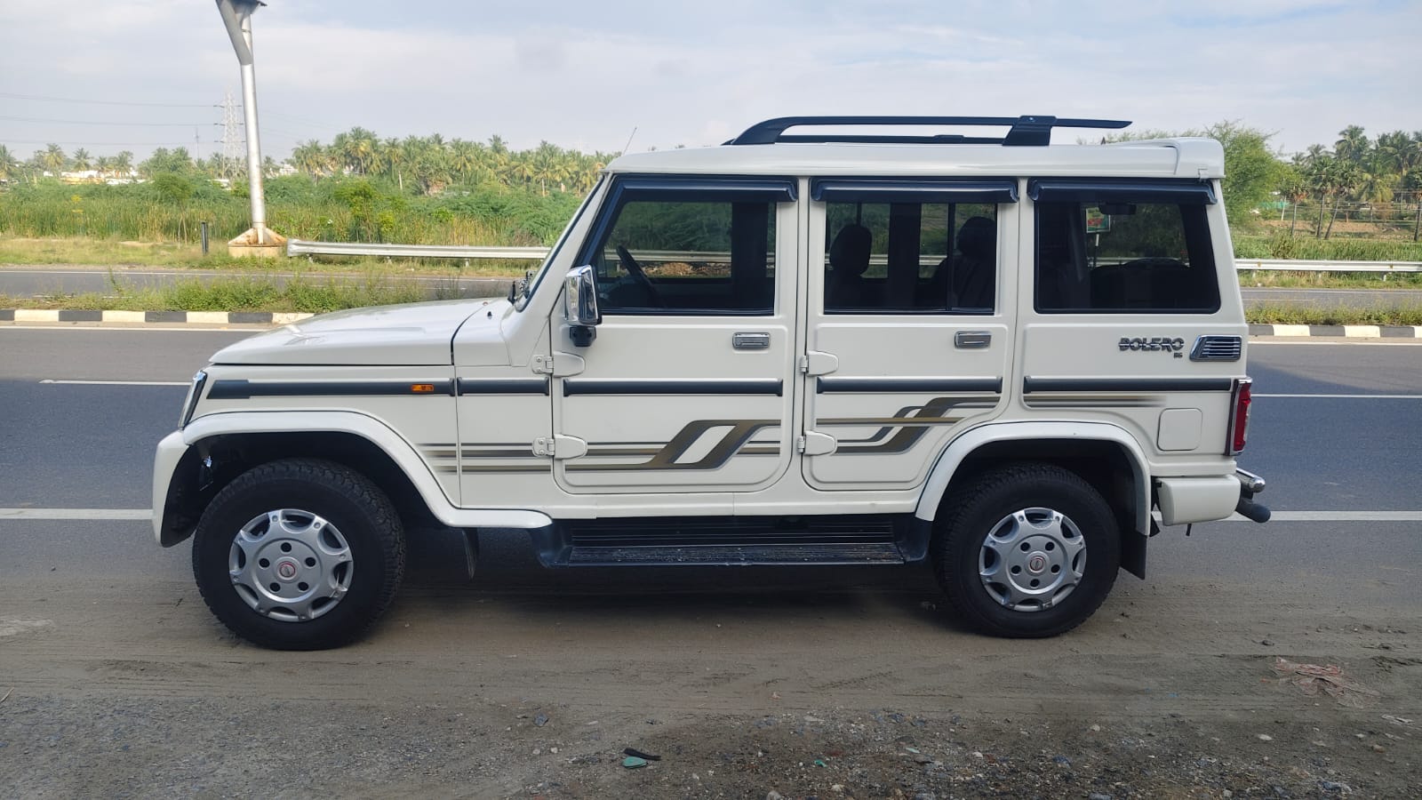 Mahindra Bolero - Image 2