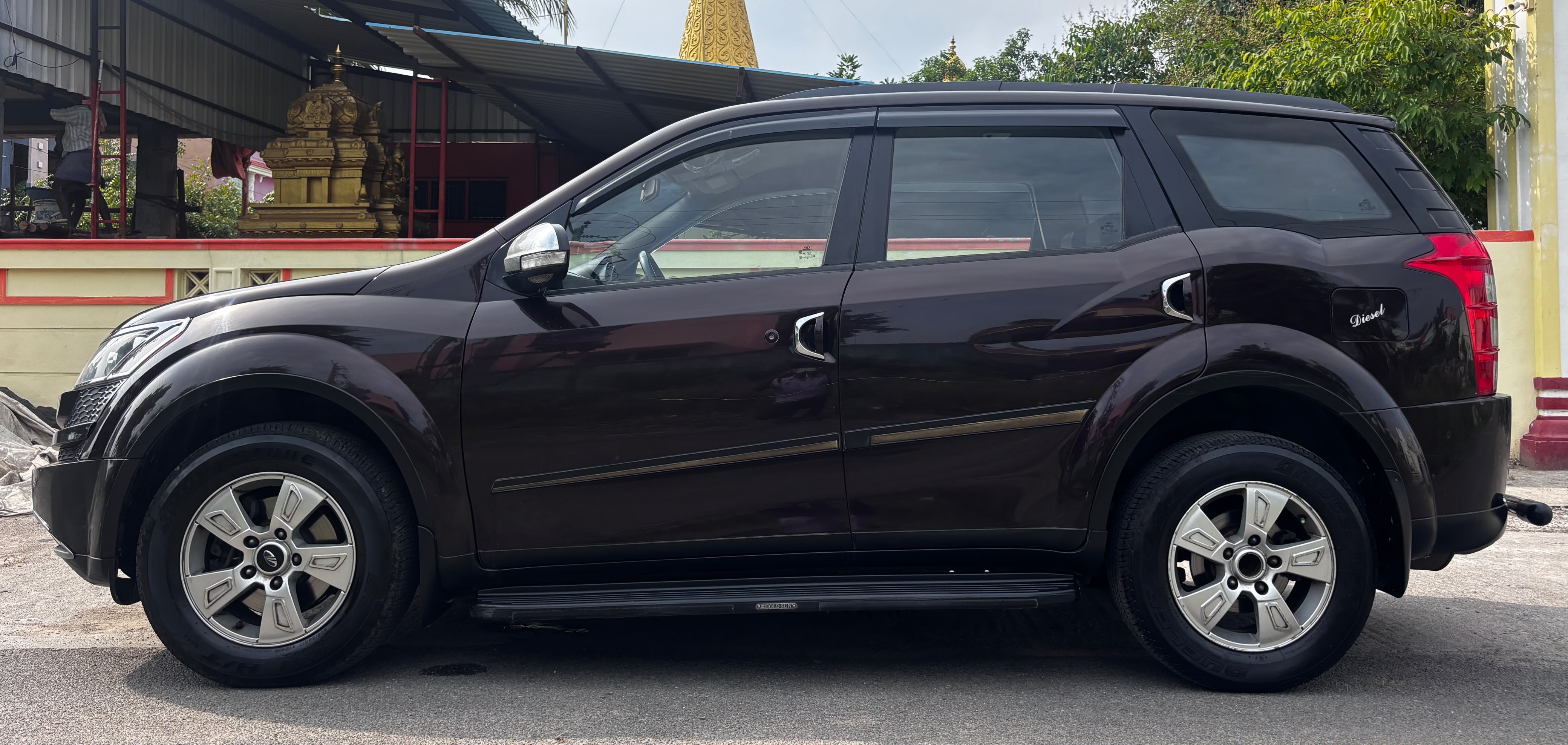 Mahindra XUV500 - Image 9